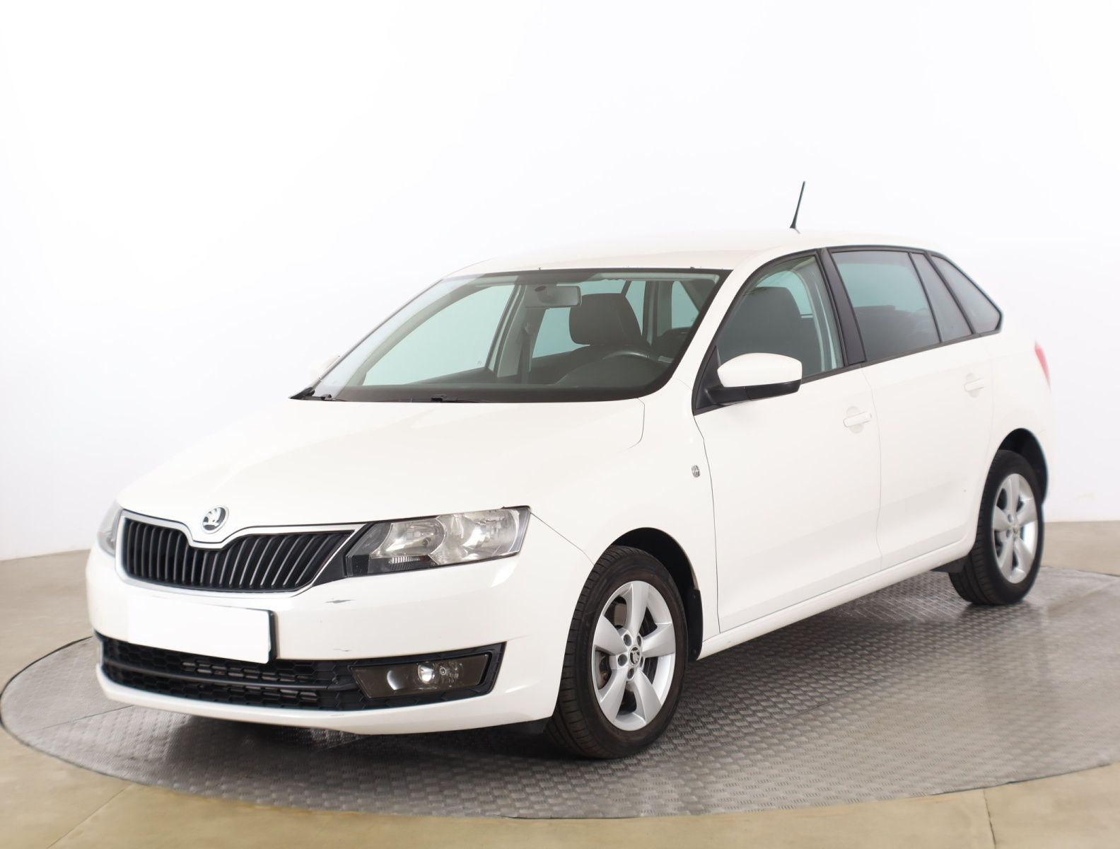 Škoda Rapid, 1.6 TDI, Automat - fotka 3
