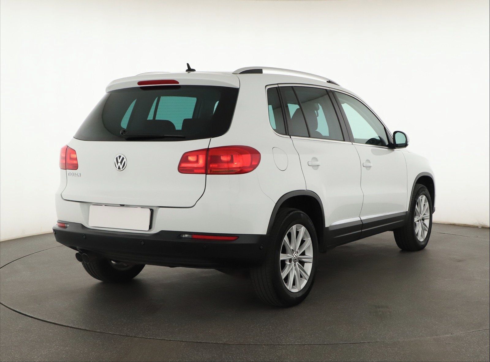 Volkswagen Tiguan, 2.0 TDI, 4X4, Serv.kniha - fotka 5