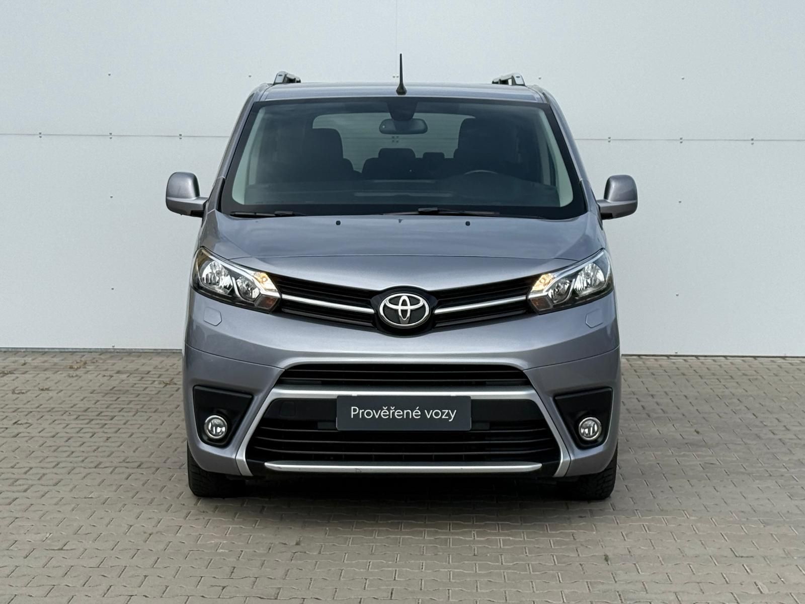 Toyota Proace Verso, 2,0 D-4D L2 Shuttle AT - fotka 4