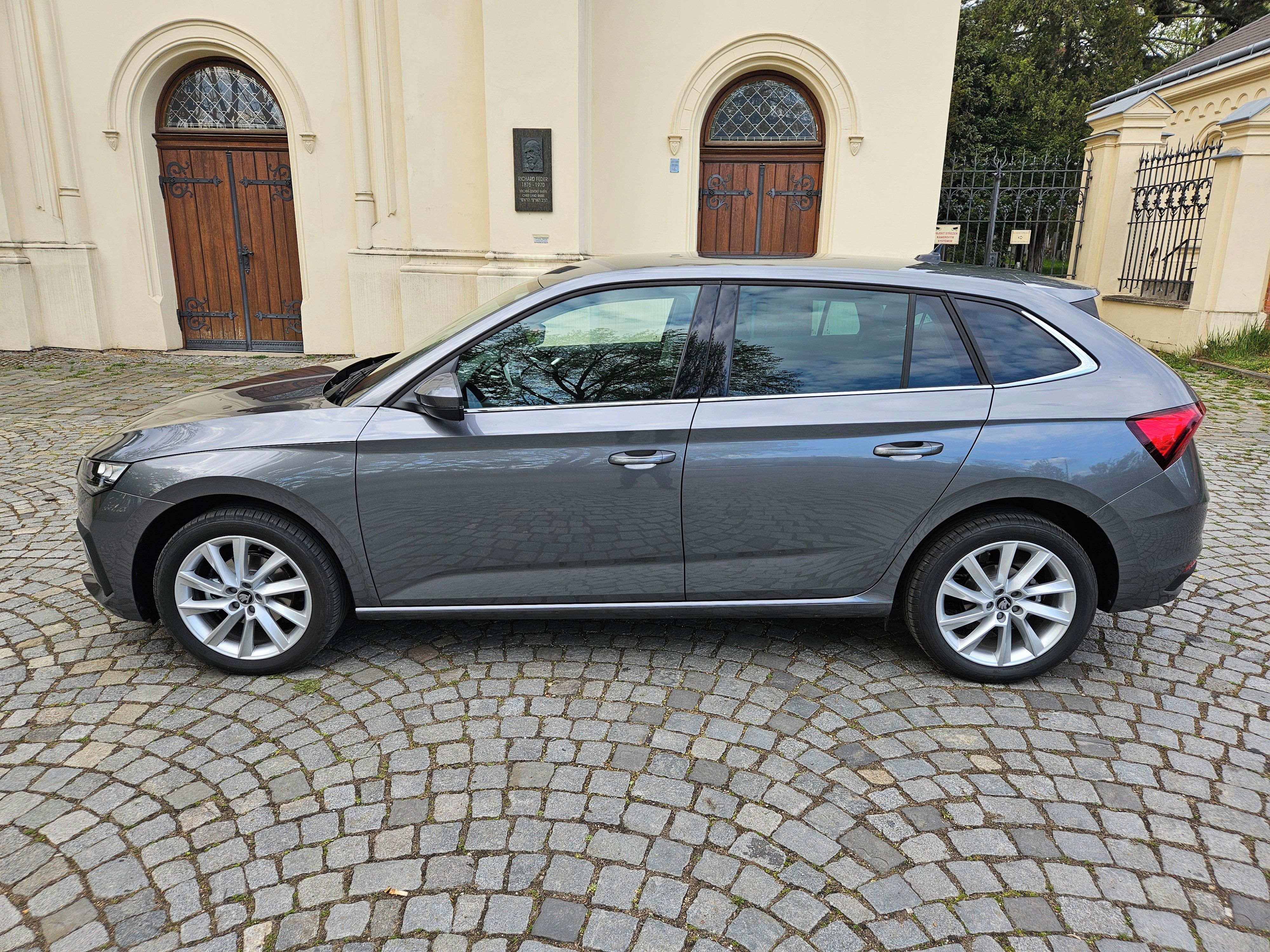 Škoda Scala, nová 130let Premium 1.5TSI DSG - fotka 2