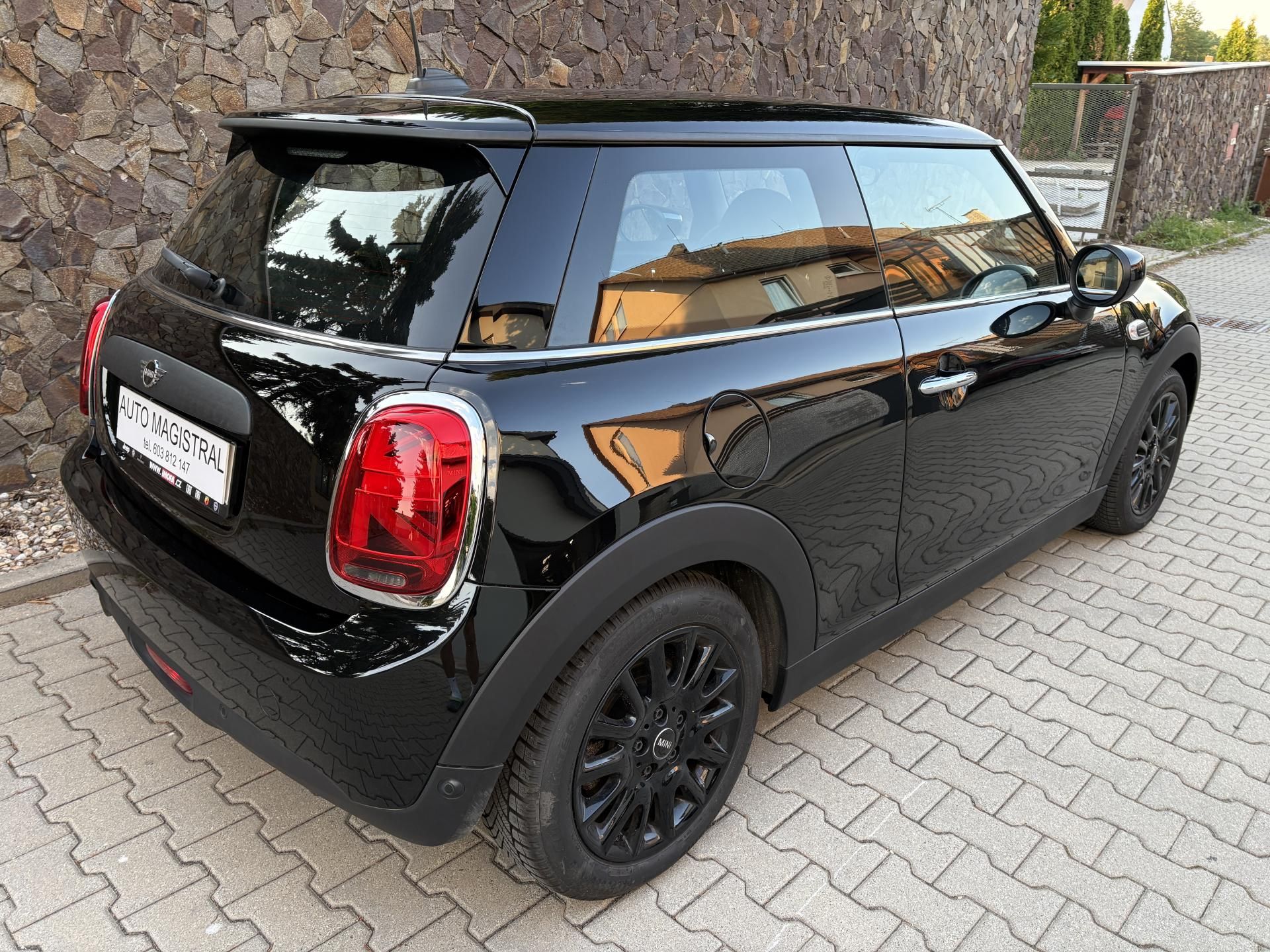 Mini Cooper, 1.5  75 kW Sport Paket - fotka 3
