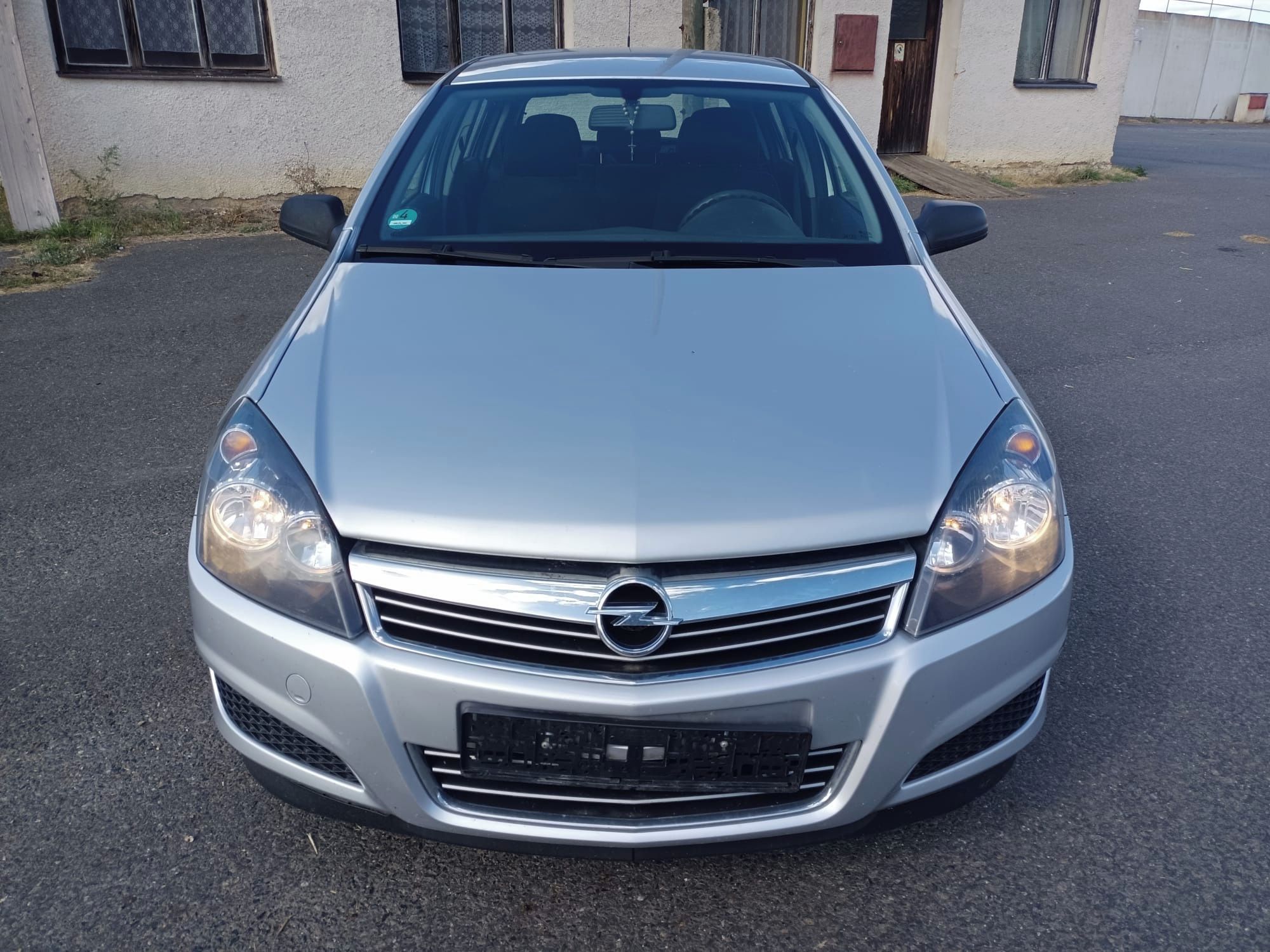 Opel Astra, H 1.4 66Kw RV.2009 - NOVÁ STK - fotka 2