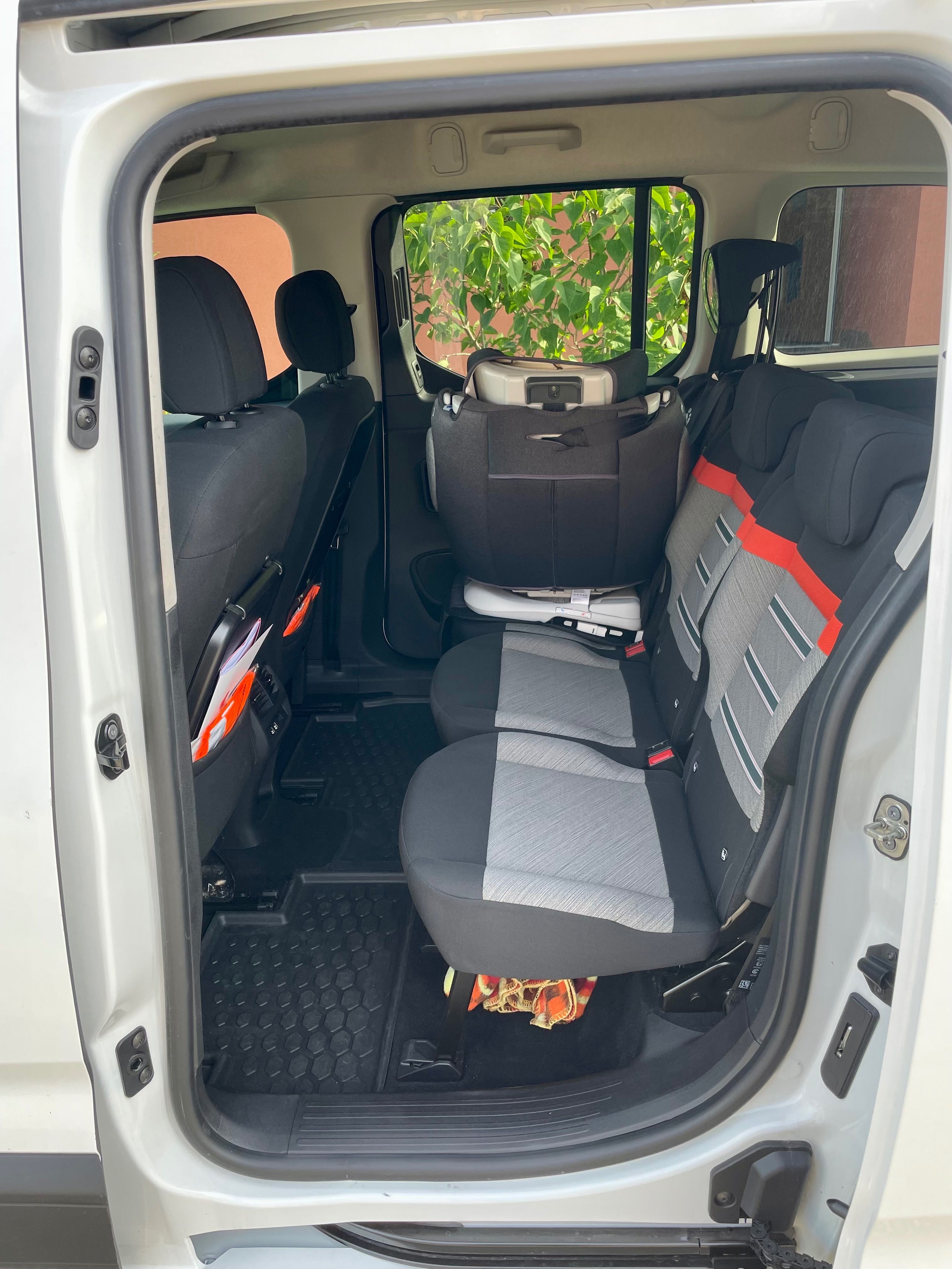 Citroën Berlingo, XL 1.5 BlueHDi EAT8 - fotka 5