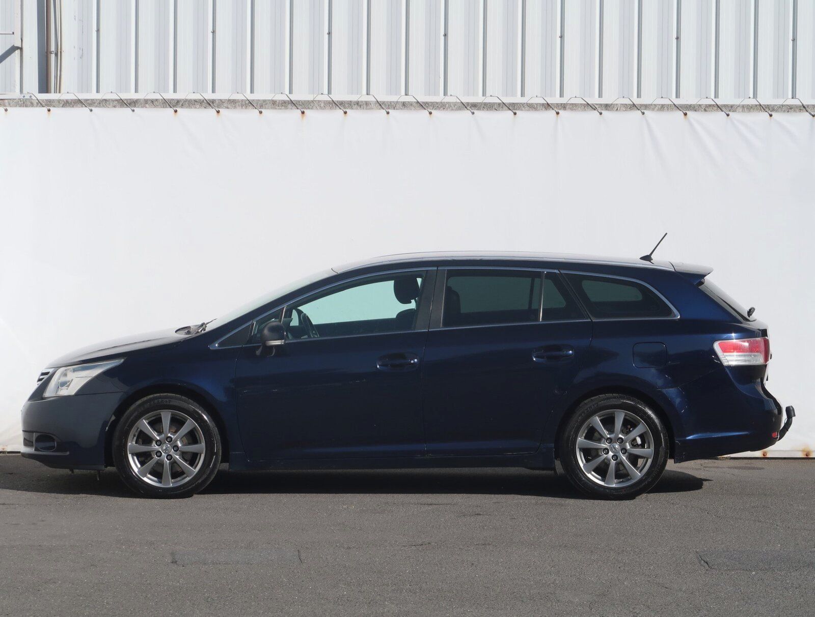 Toyota Avensis, 2.2 D-4D, Tažné - fotka 3