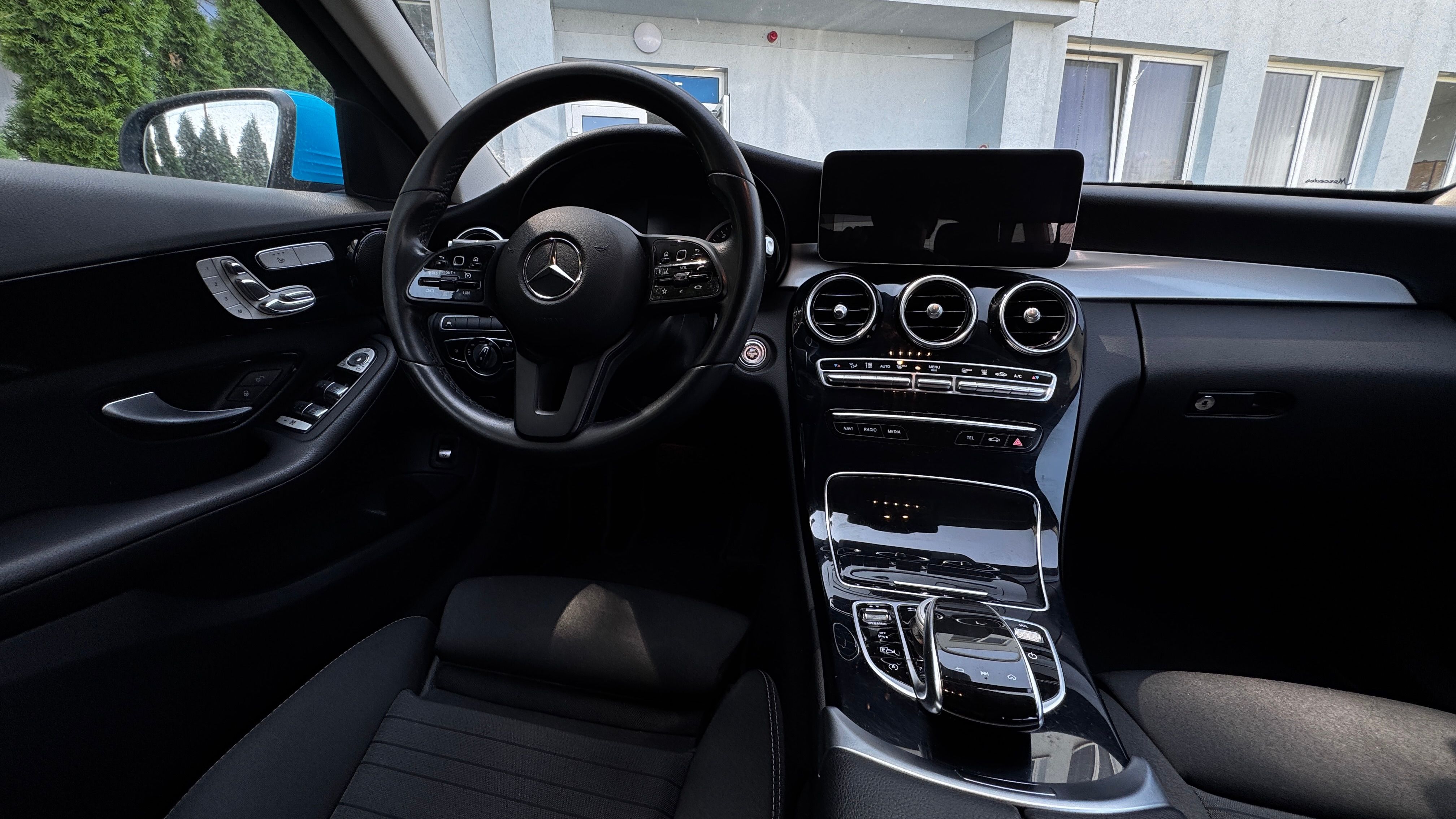 Mercedes-Benz Třídy C, C220d, 4MATIC, WEBASTO - fotka 6