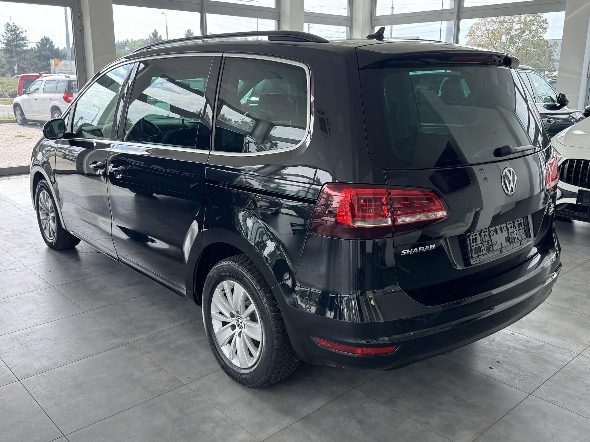 Volkswagen Sharan, 2,0TDi DSG 4x4 7.MÍST NAVI - fotka 5