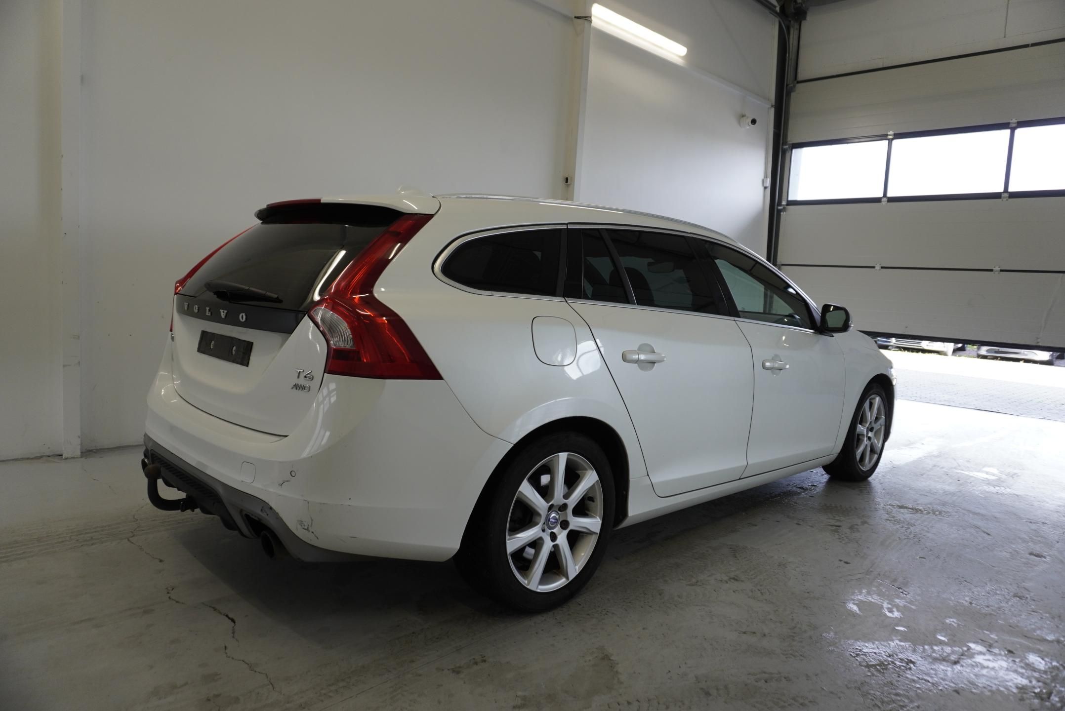 Volvo V60, 2.0 T6  AWD R-DESIGN AUTOMAT - fotka 6