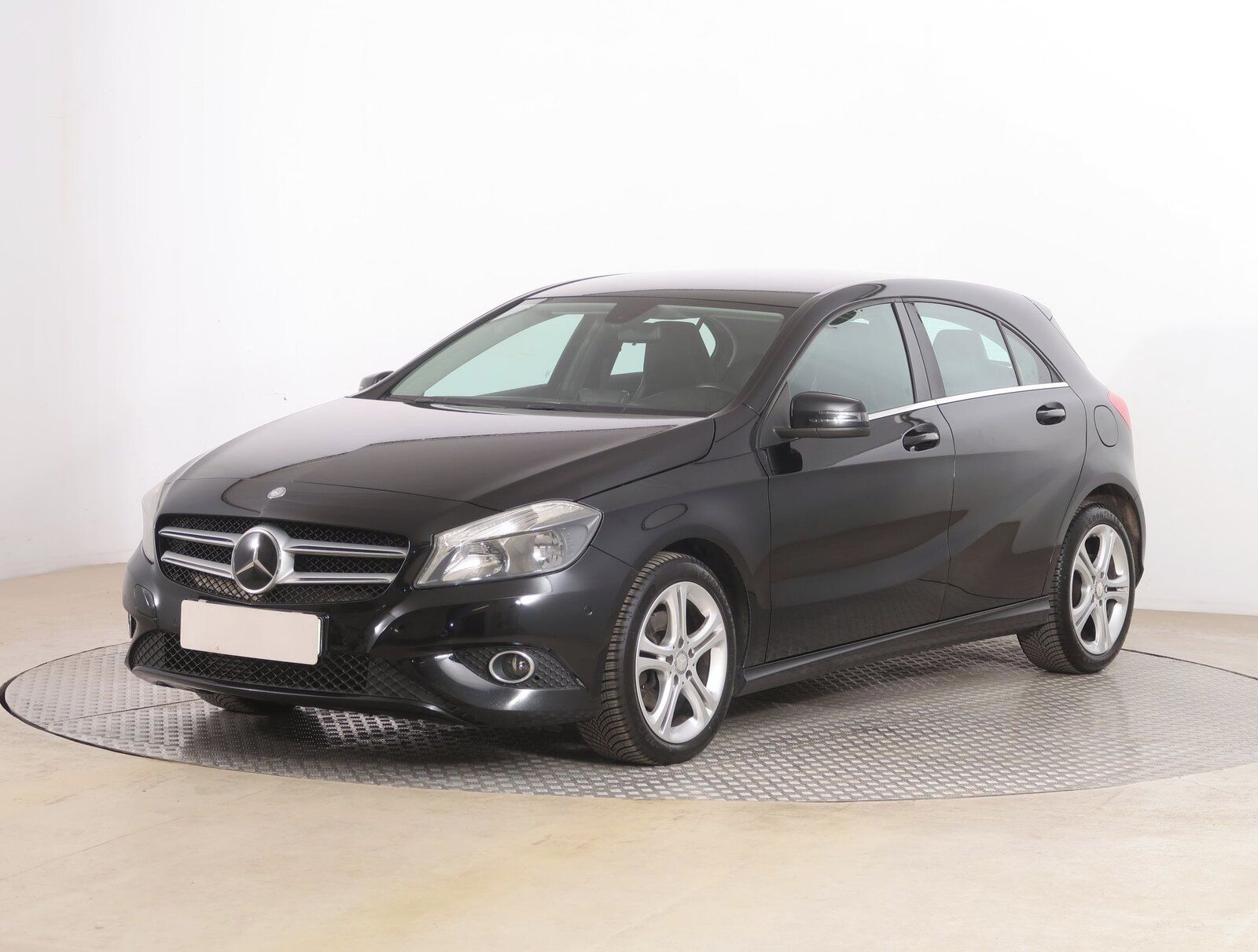 Mercedes-Benz Třídy A, 180, Progressive - fotka 2