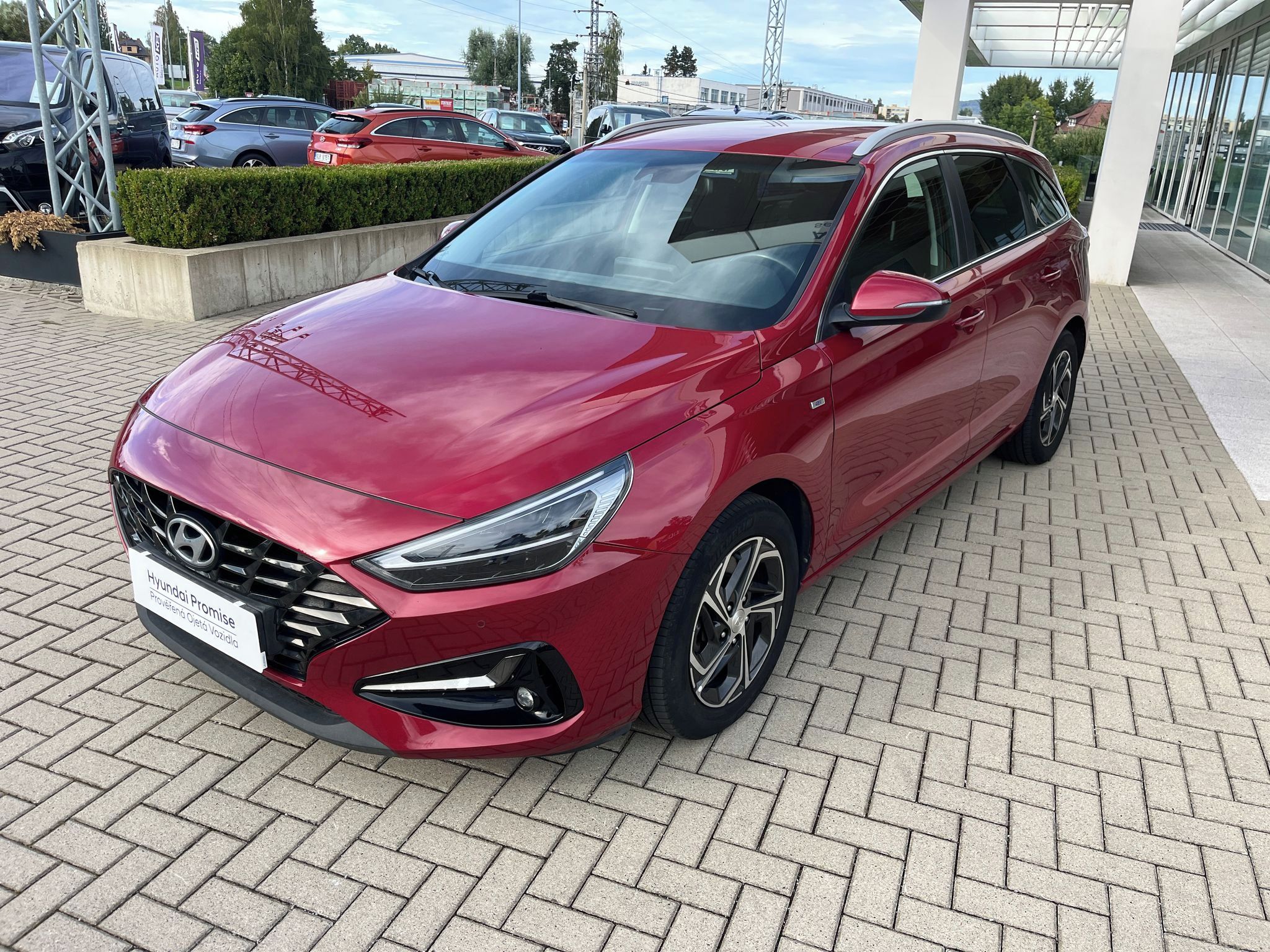 Hyundai i30, 1.5 TGDI 160k Family Smart 7AT - fotka 2