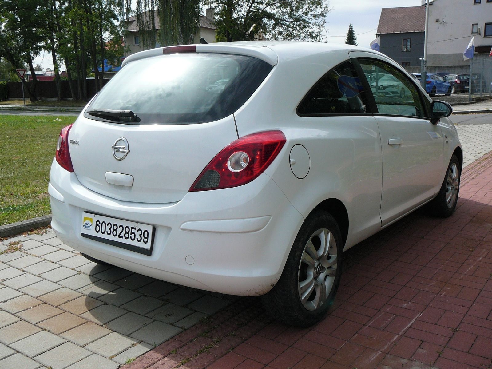 Opel Corsa, 12i 63kW ČR 1MAJ - fotka 6