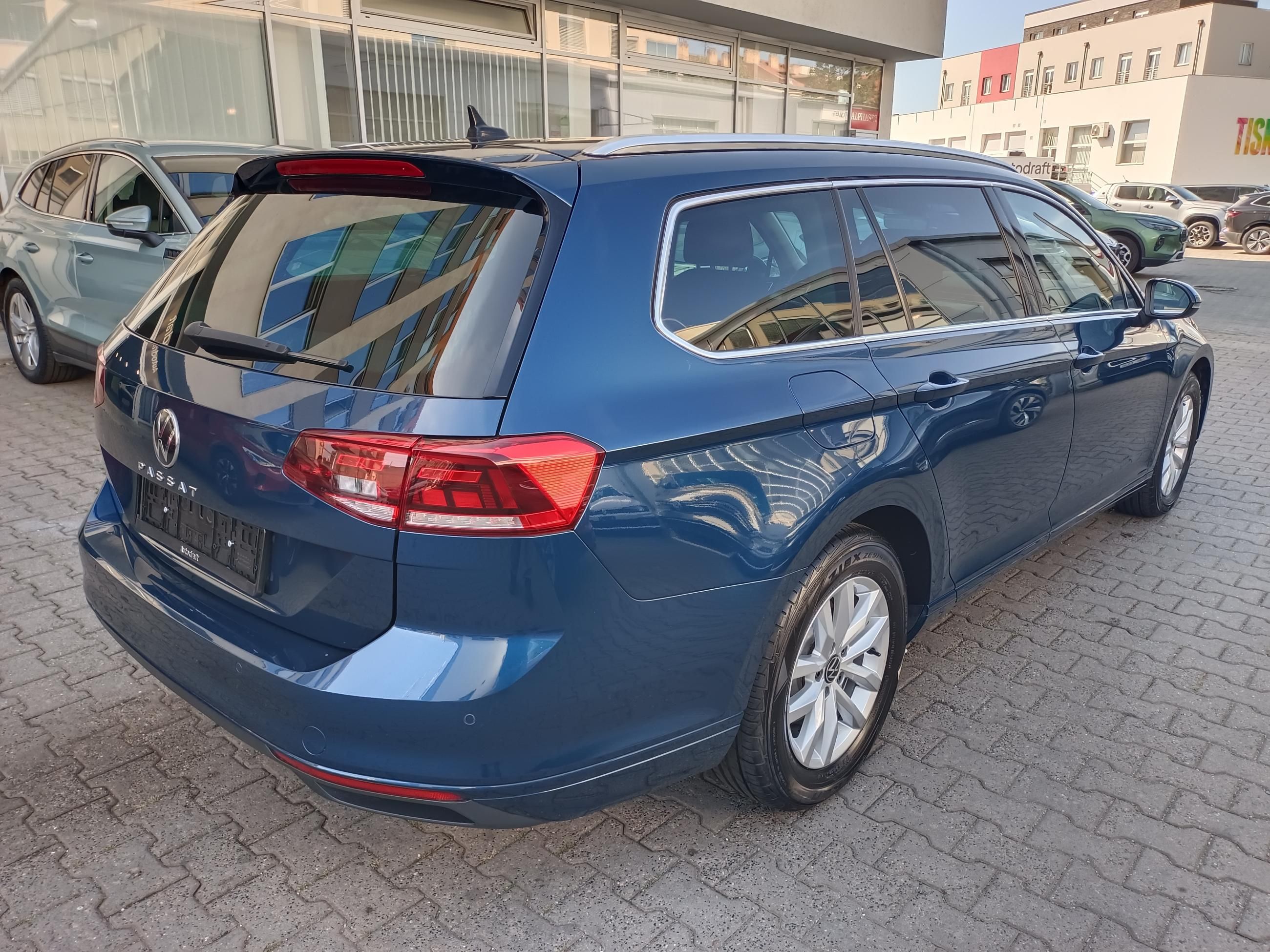 Volkswagen Passat Variant, 2.0 TDI 110kW DSG / Tažné - fotka 6