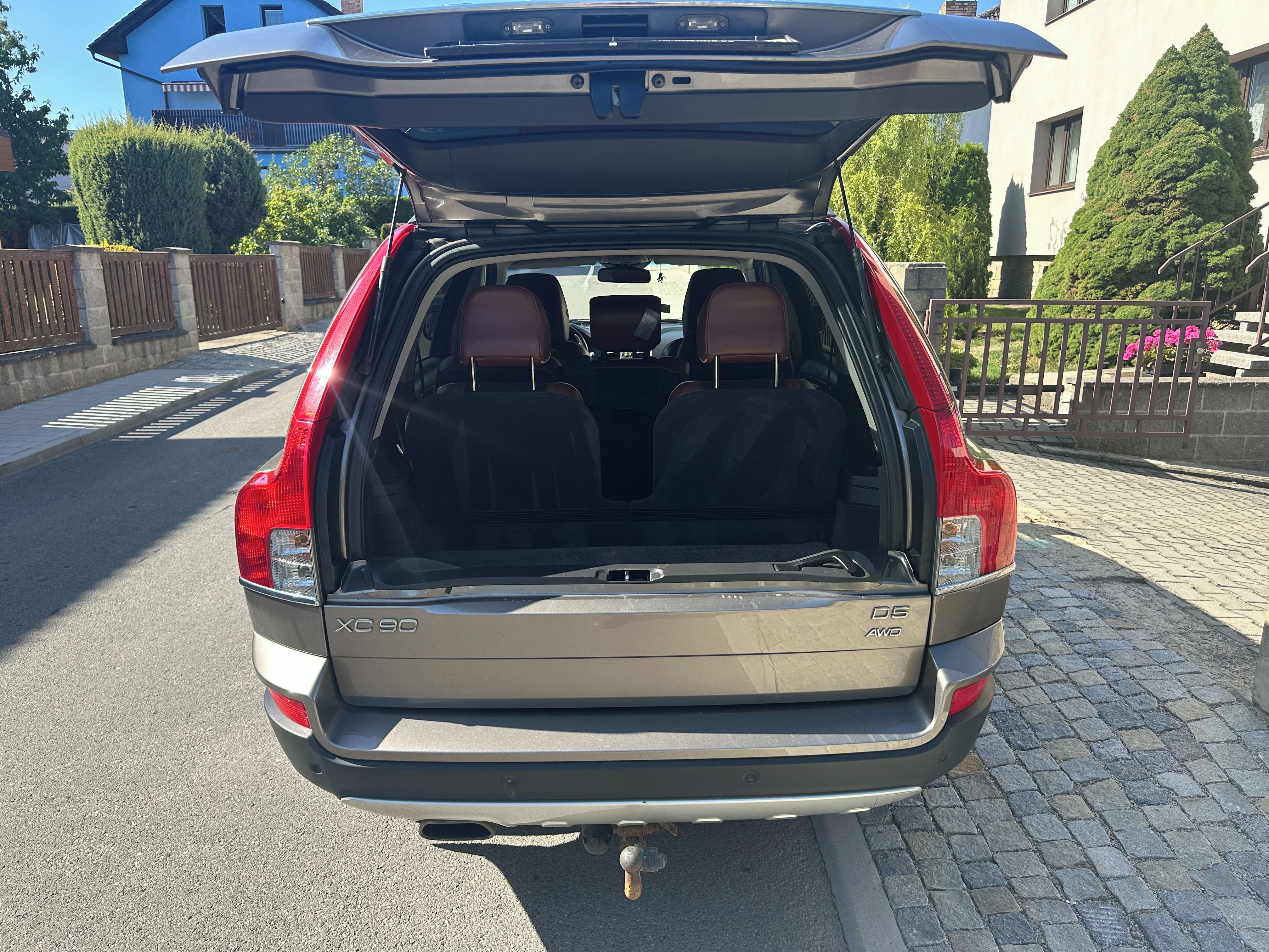Volvo XC90, D5 AWD EXECUTIVE - fotka 6