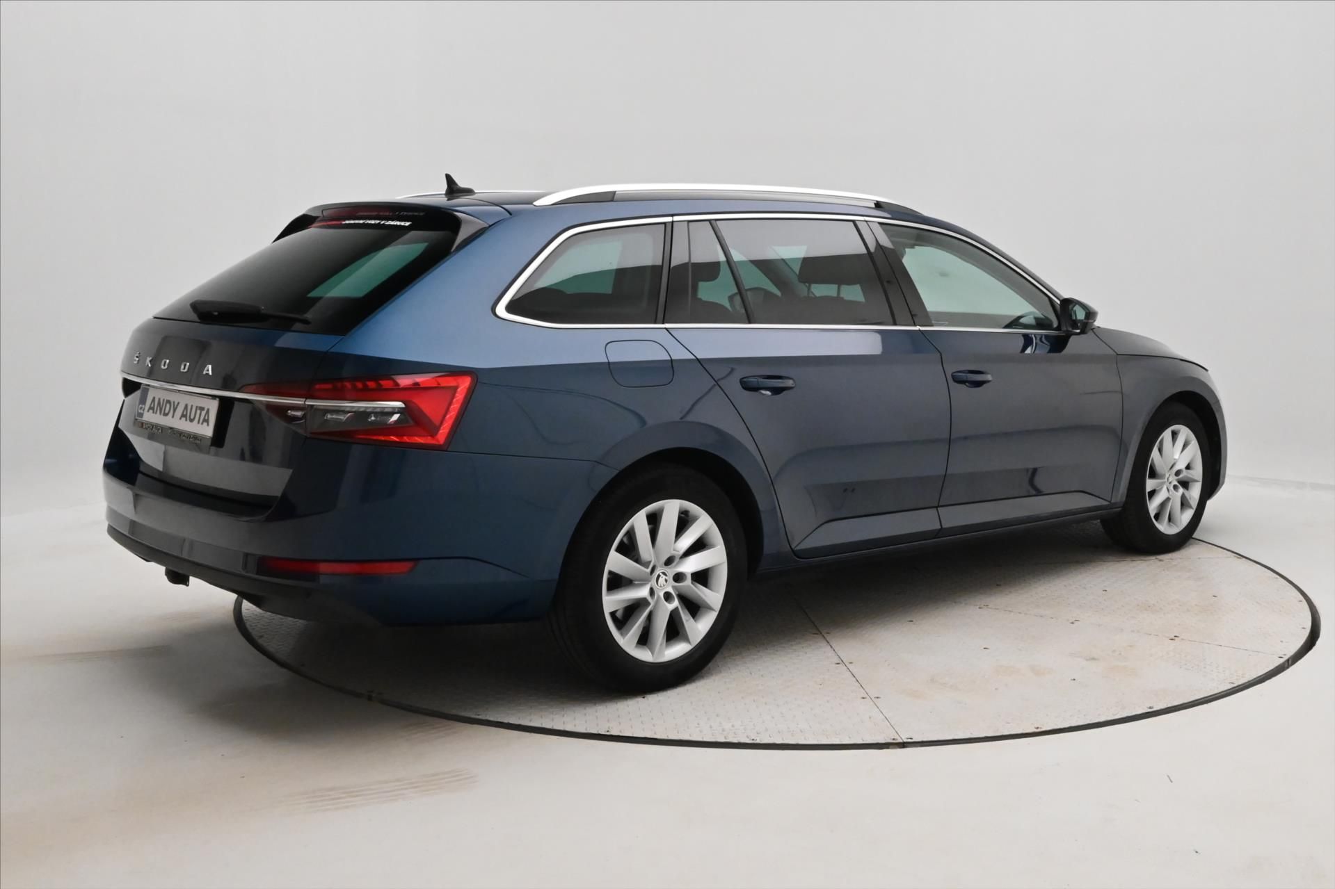 Škoda Superb, 2,0 TDI 110kW DSG Style Záruka - fotka 5