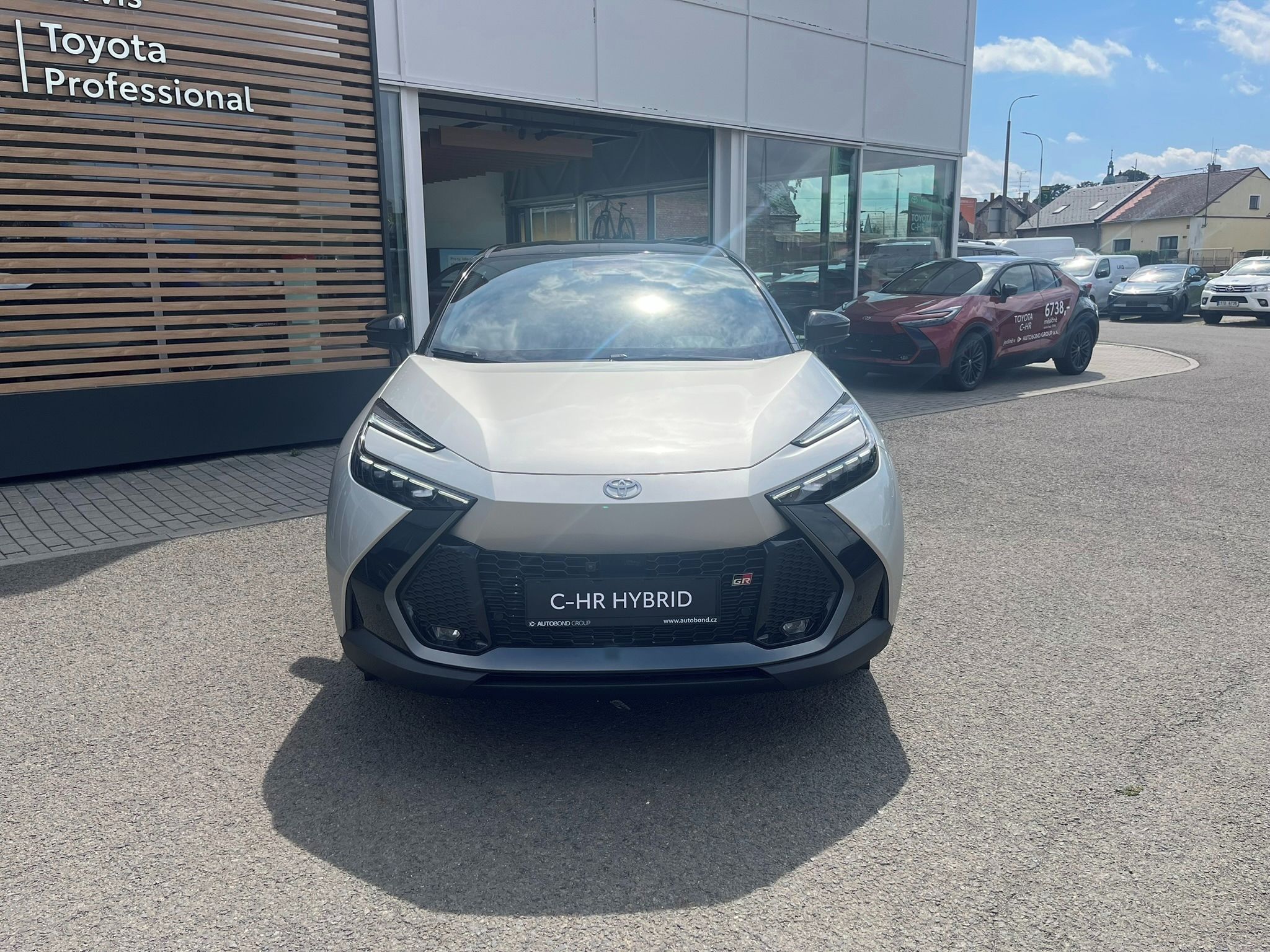 Toyota C-HR, 2.0L PHEV GR Sport - fotka 2