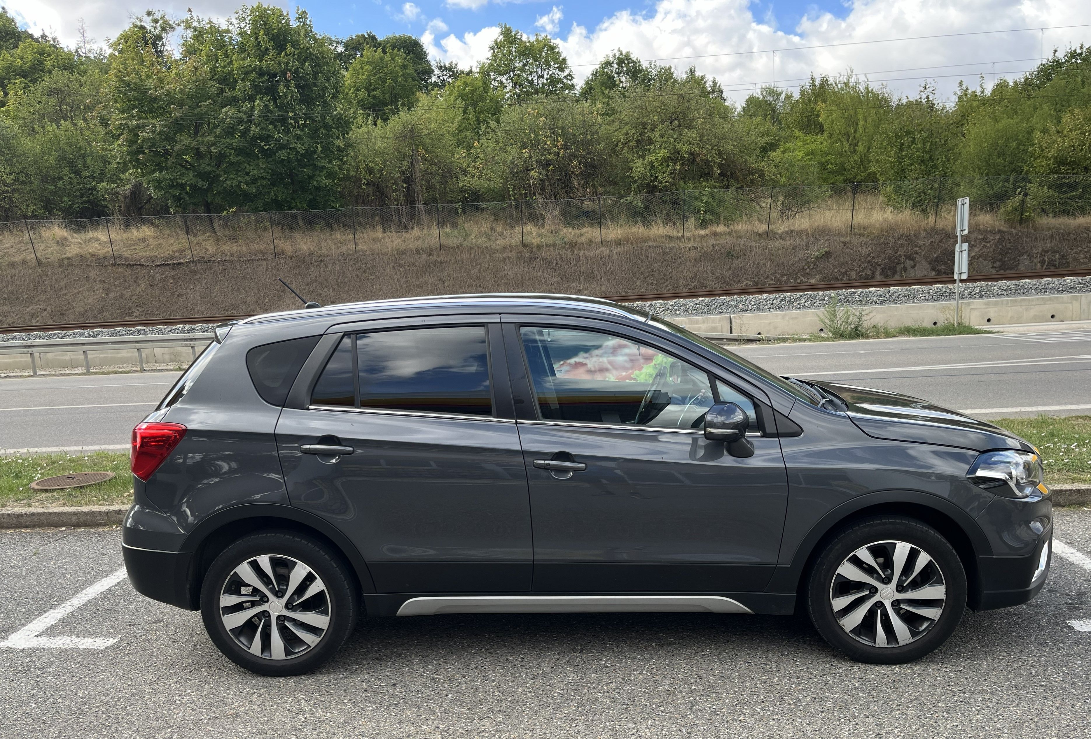 Suzuki SX4, S-Cross 4x4 1,4 Boos. Elegance - fotka 3