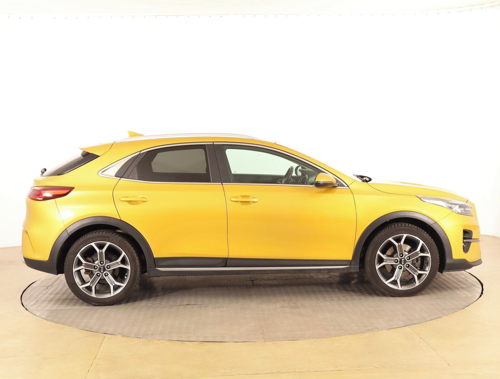 Kia XCee´d, 1.6 CRDi, Gold, Automat - fotka 6
