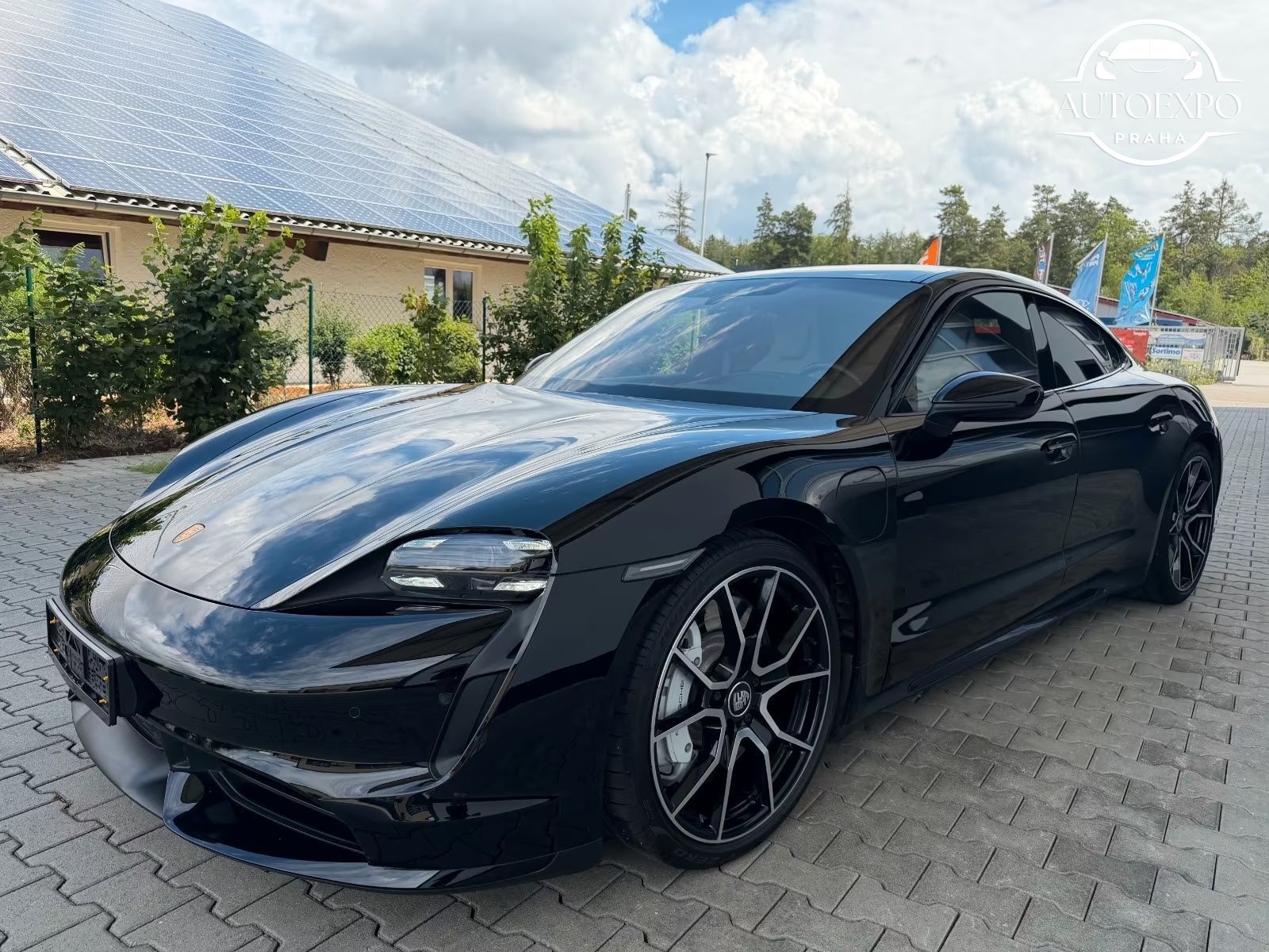 Porsche Taycan, Turbo 500KW - fotka 2