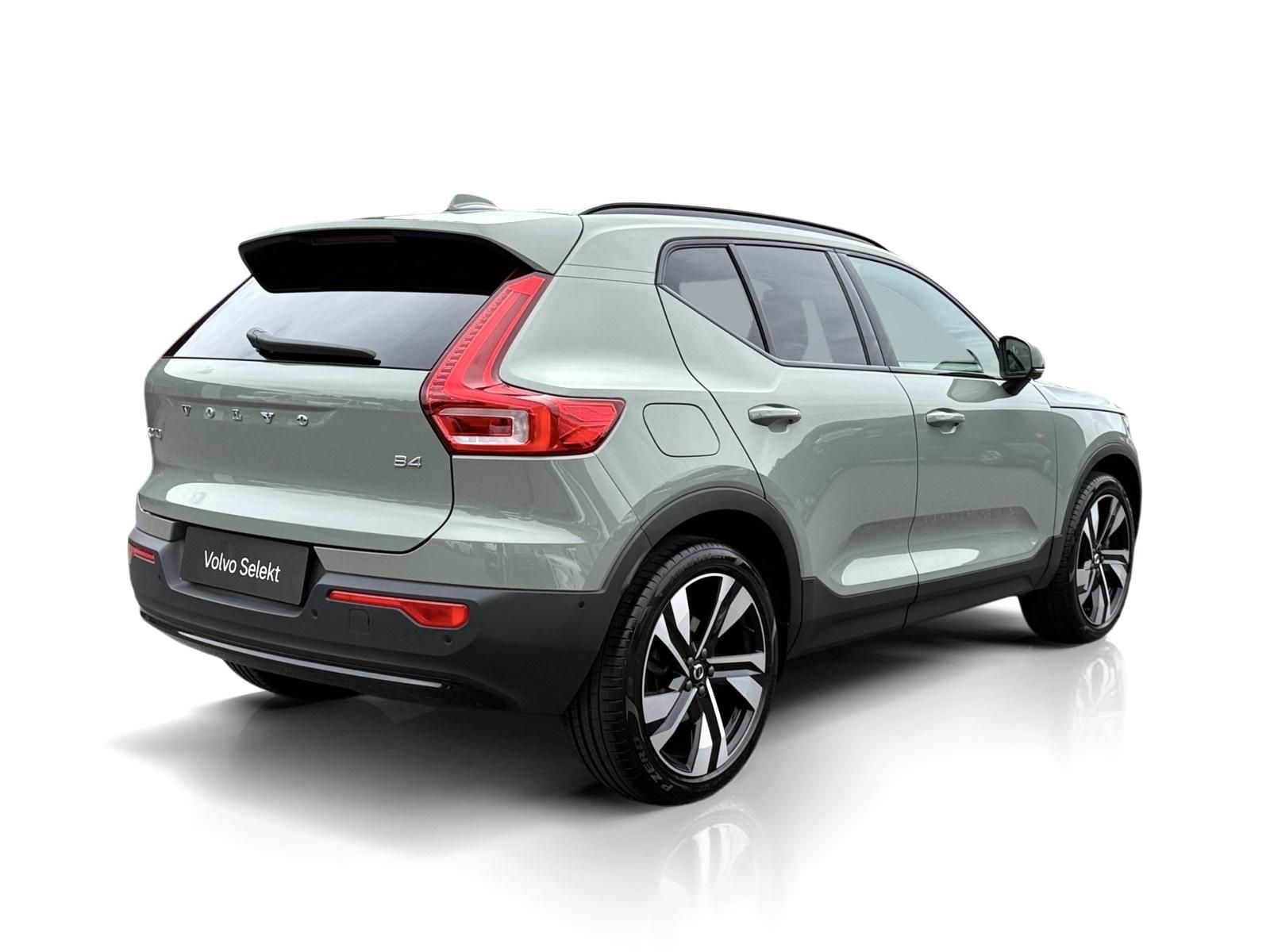 Volvo XC40, B4 FWD // ULTRA DARK - fotka 5