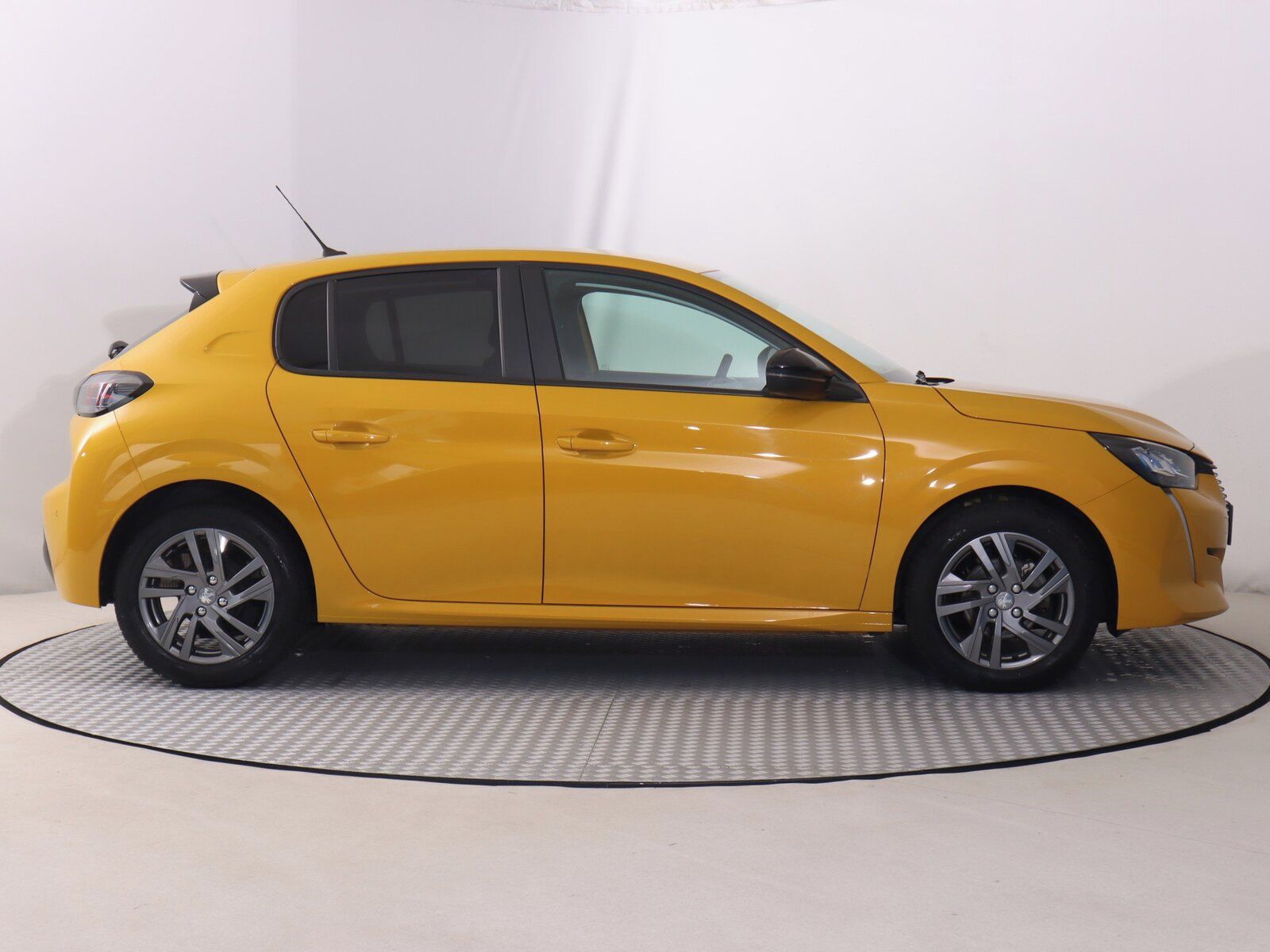 Peugeot 208, 1.2 PureTech, Active Pack - fotka 6