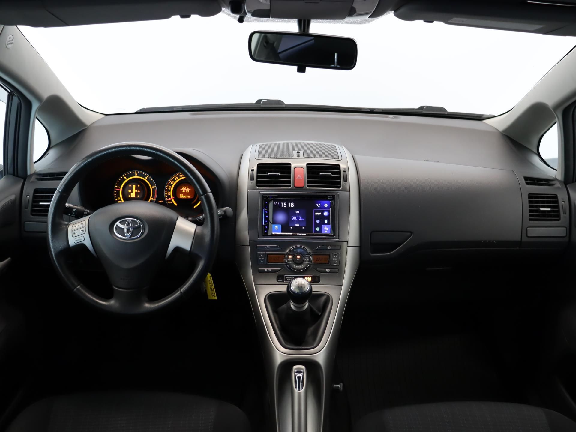 Toyota Auris, 2.0 D4-D Exclusive - fotka 5