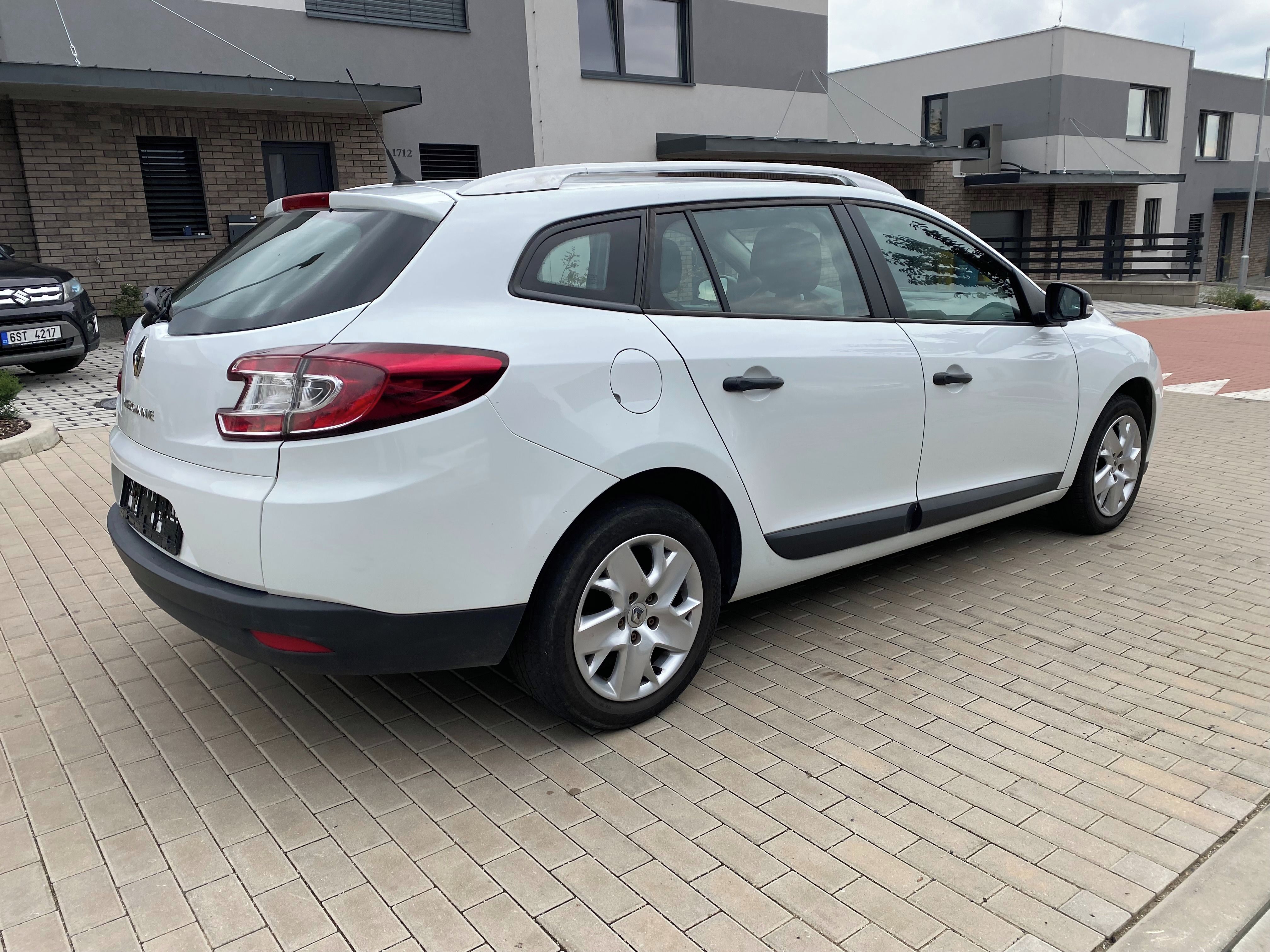 Renault Mégane, 1.6i 16V, r. 2012, 2x sada kol - fotka 6