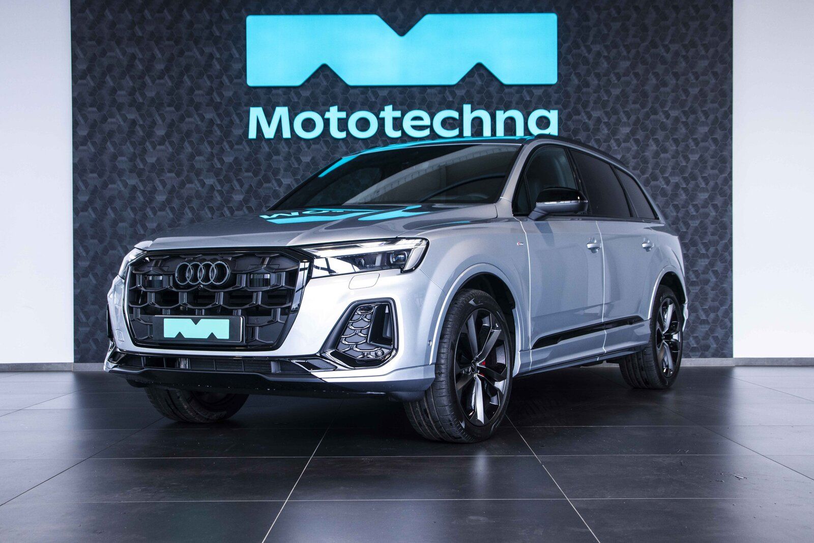 Audi Q7, 50 TDI, Vzduch, HUD, Masáž - fotka 2