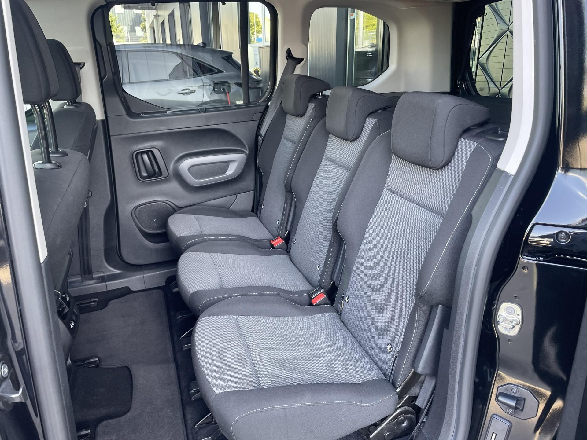 Toyota Proace City Verso, FAMILY L1 1.5 D-4D 96 kW - fotka 5