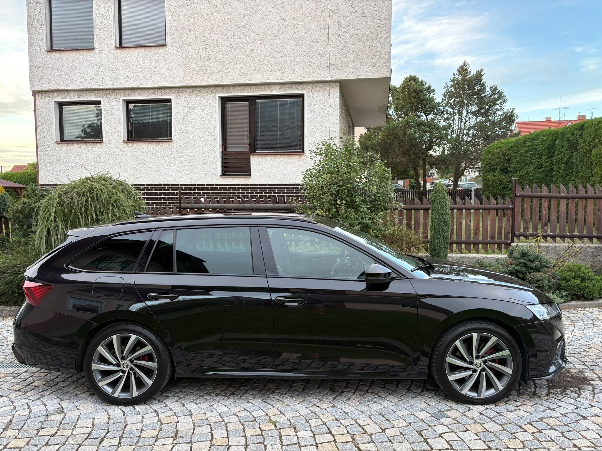 Škoda Octavia, IV kombi RS 2,0 TDI 147KW - fotka 5