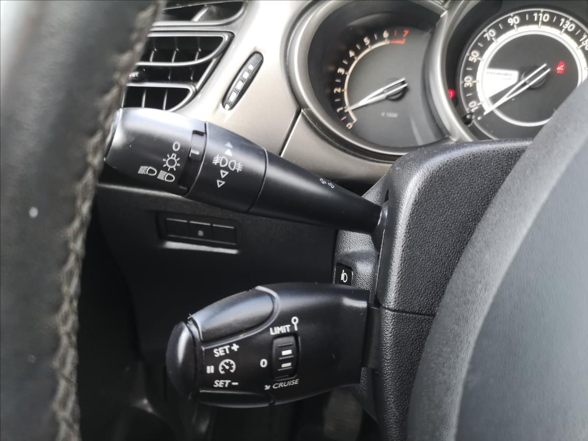 Citroën C3, 1,2 FAMILY WHITE - fotka 6