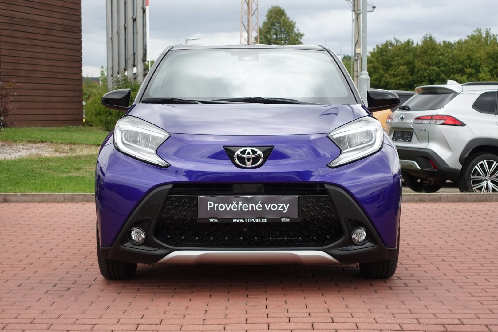 Toyota Aygo, 1.0L - 1 CVT Executive - fotka 2