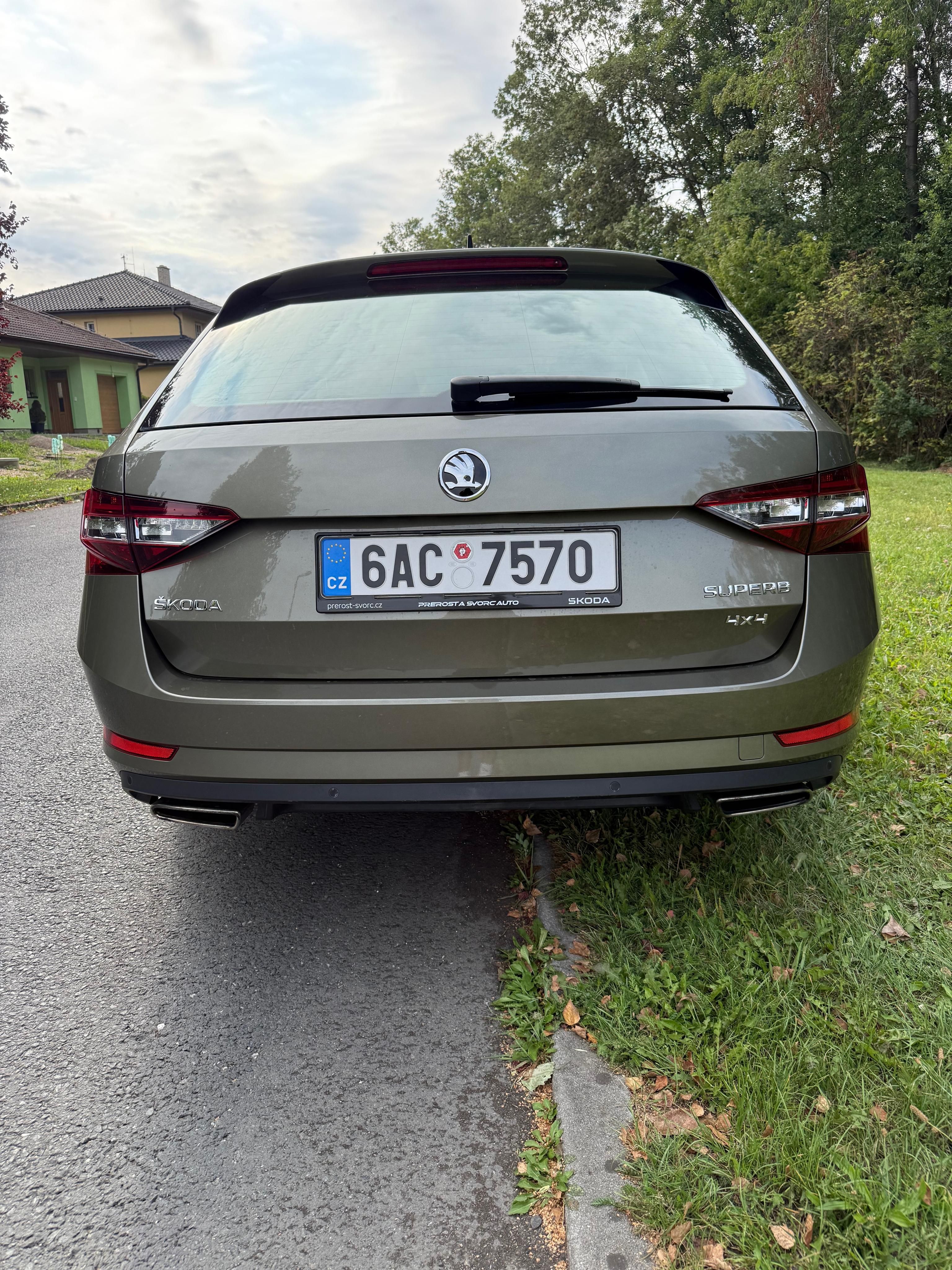 Škoda Superb, 2.0 tsi L&K 206kw - fotka 6