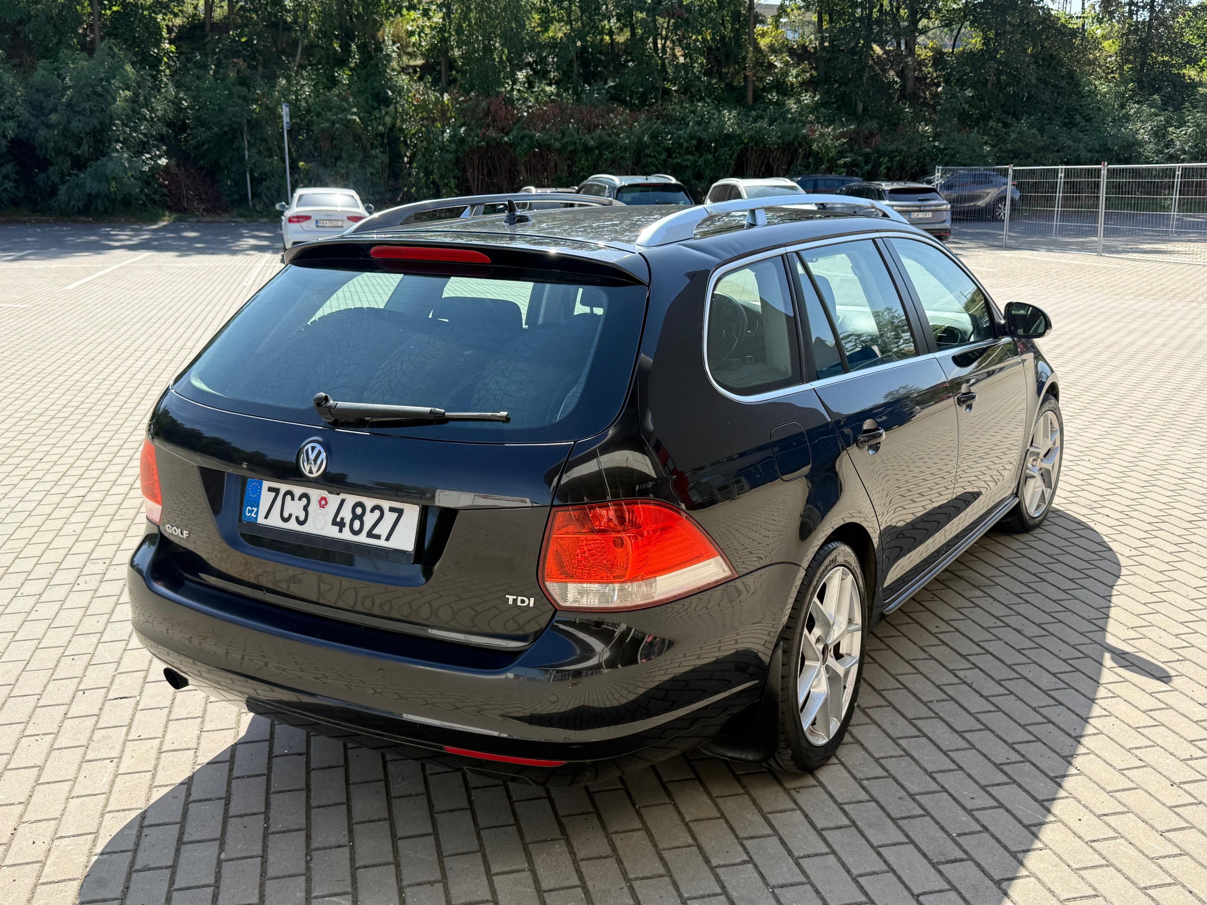 Volkswagen Golf, 1.6TDI, 77kw Nová STK L+Z kola - fotka 5