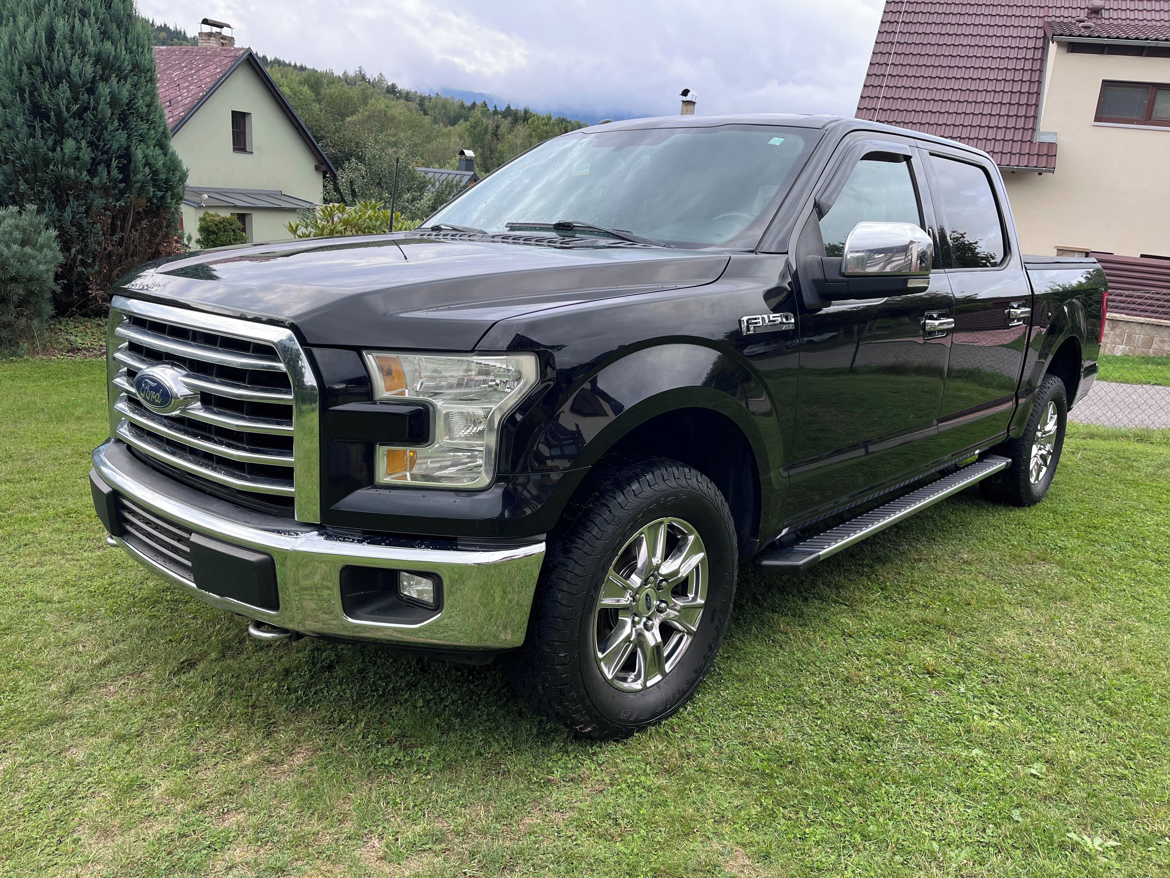 Ford F-150, 5.0 V8, pěkný stav