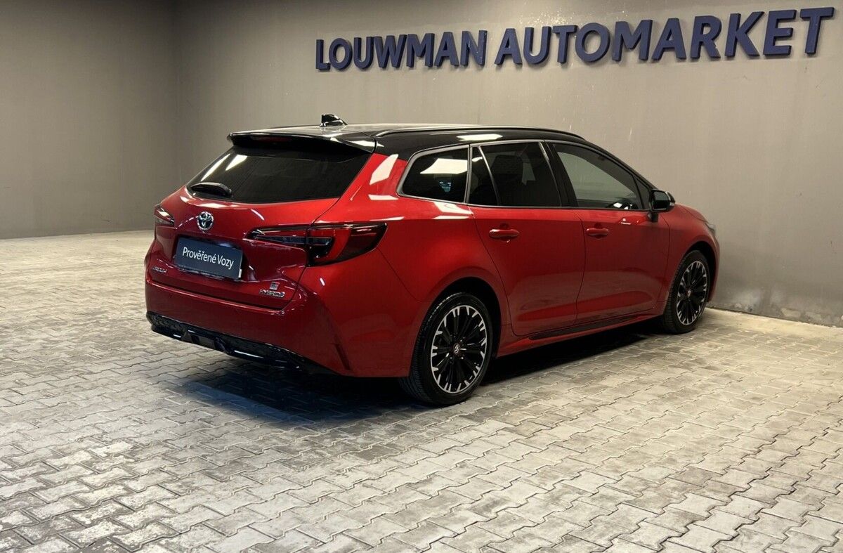 Toyota Corolla, 1,8 HYBRID AT GR SPORT - fotka 3