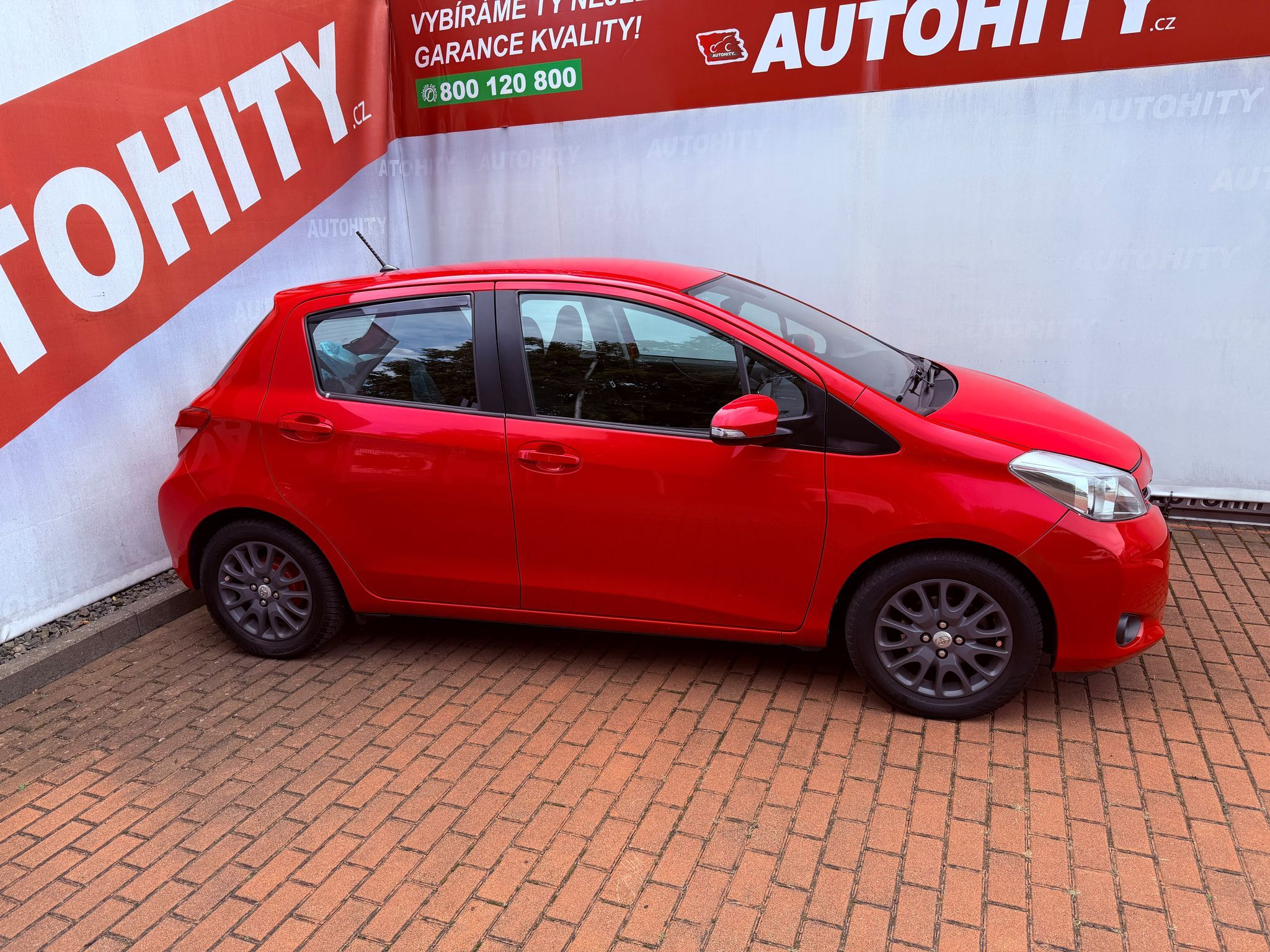 Toyota Yaris, 1.33 Dual VVT-i Active, ČR - fotka 5