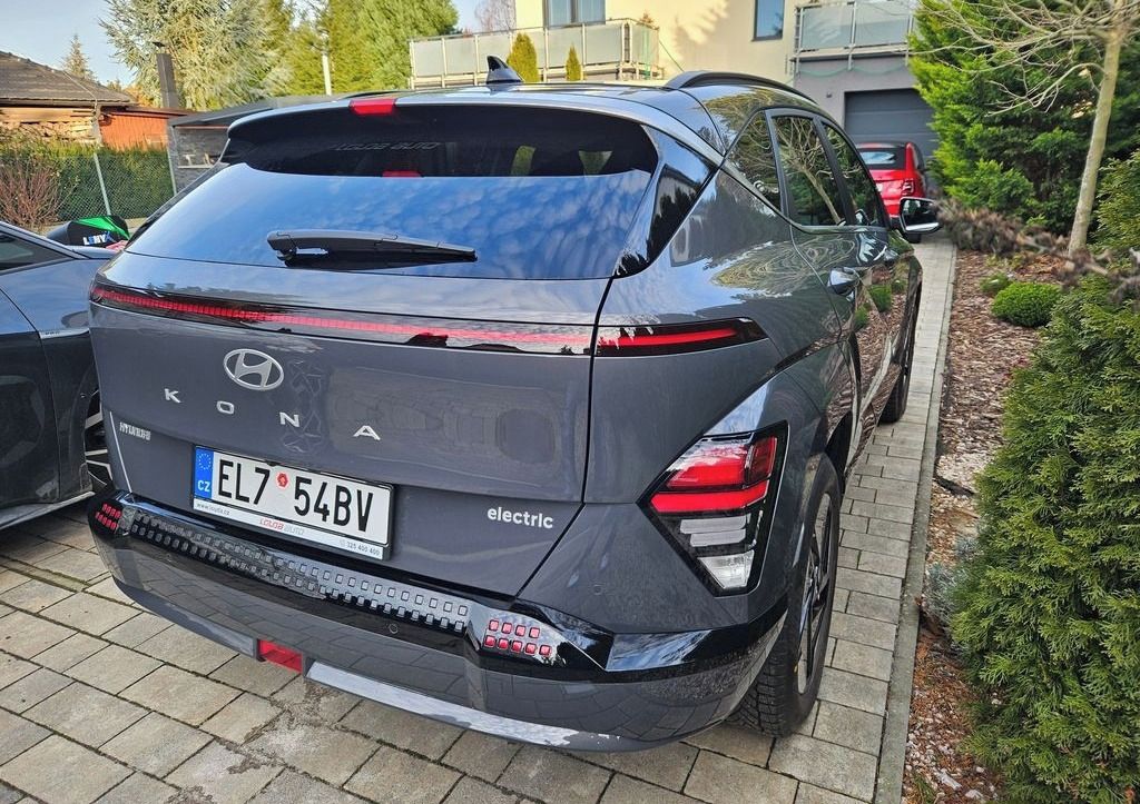 Hyundai Kona, EV 24 Power 65,4 KWH - fotka 3