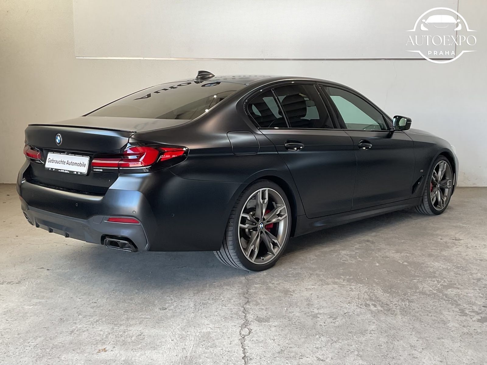 BMW Řada 5, M550i* xDrive* - fotka 2