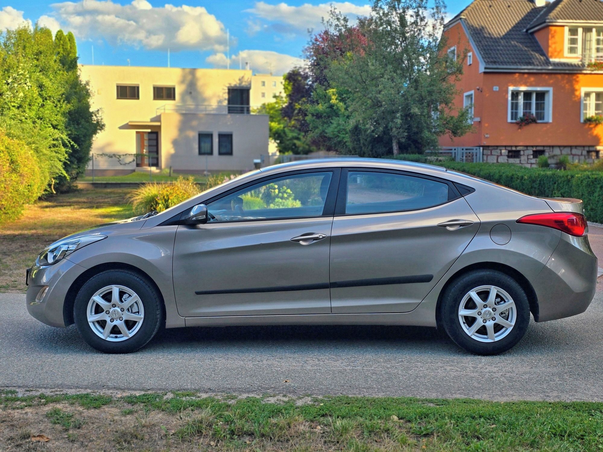 Hyundai Elantra, 1.6 97kw, 1. Majitel - fotka 4