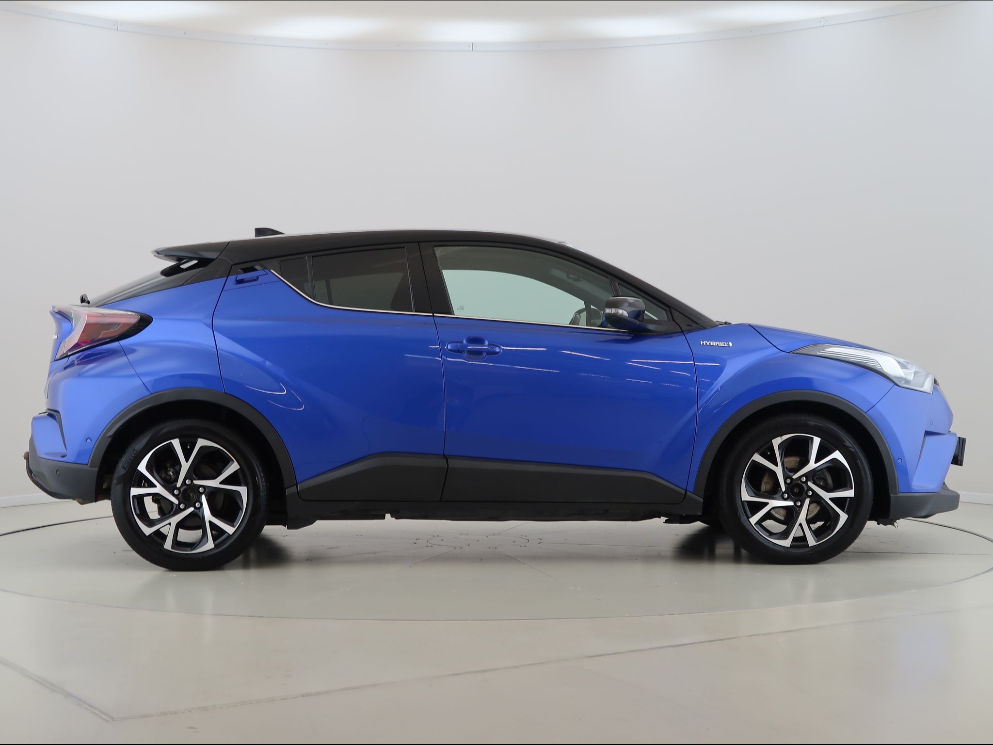 Toyota C-HR, 1.8Hybrid,72KW,Navigace,Tažné - fotka 4