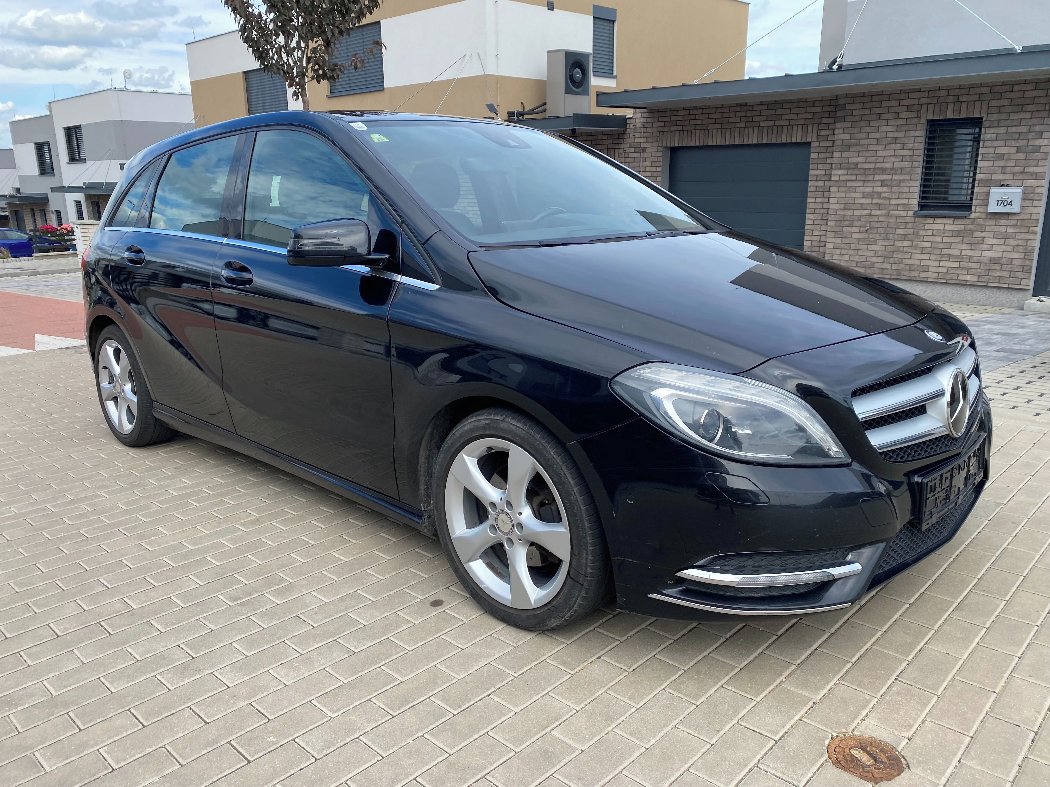 Mercedes-Benz Třídy B, 180 CDI, r.v. 2012, nová STK - fotka 5