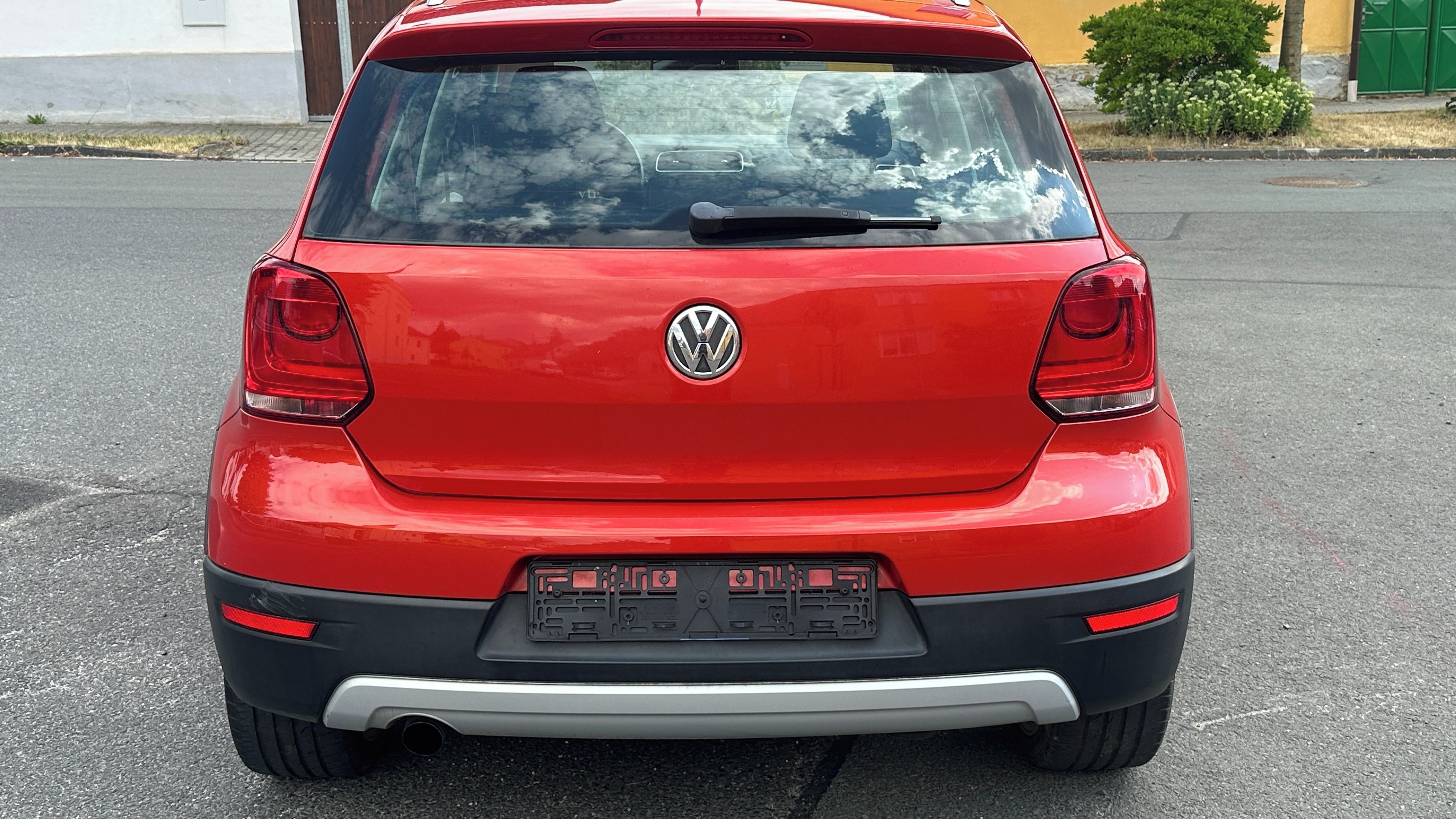 Volkswagen Polo, 1.4 i  SCross. 97t.KM - fotka 6