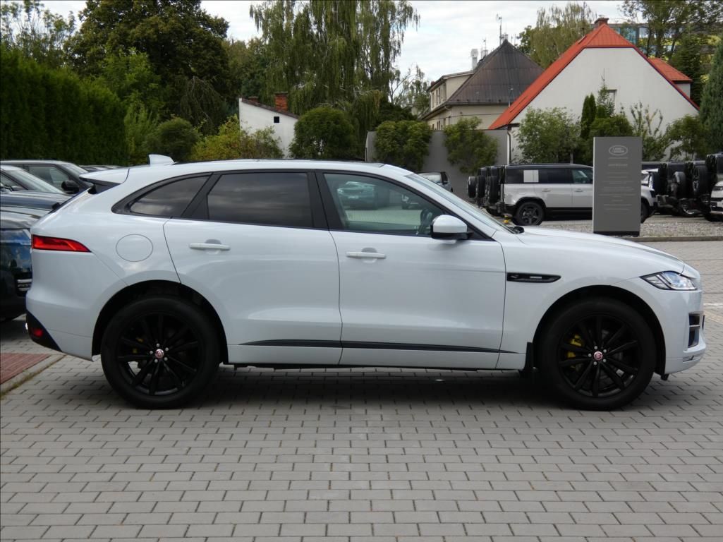 Jaguar F-Pace, 3,0 D 300 PS,R-Sport,ČR,DPH - fotka 6