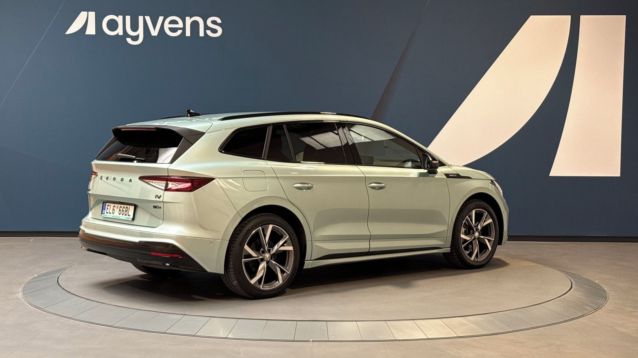Škoda Enyaq iV, 82 kWh 80x Sportline - fotka 2