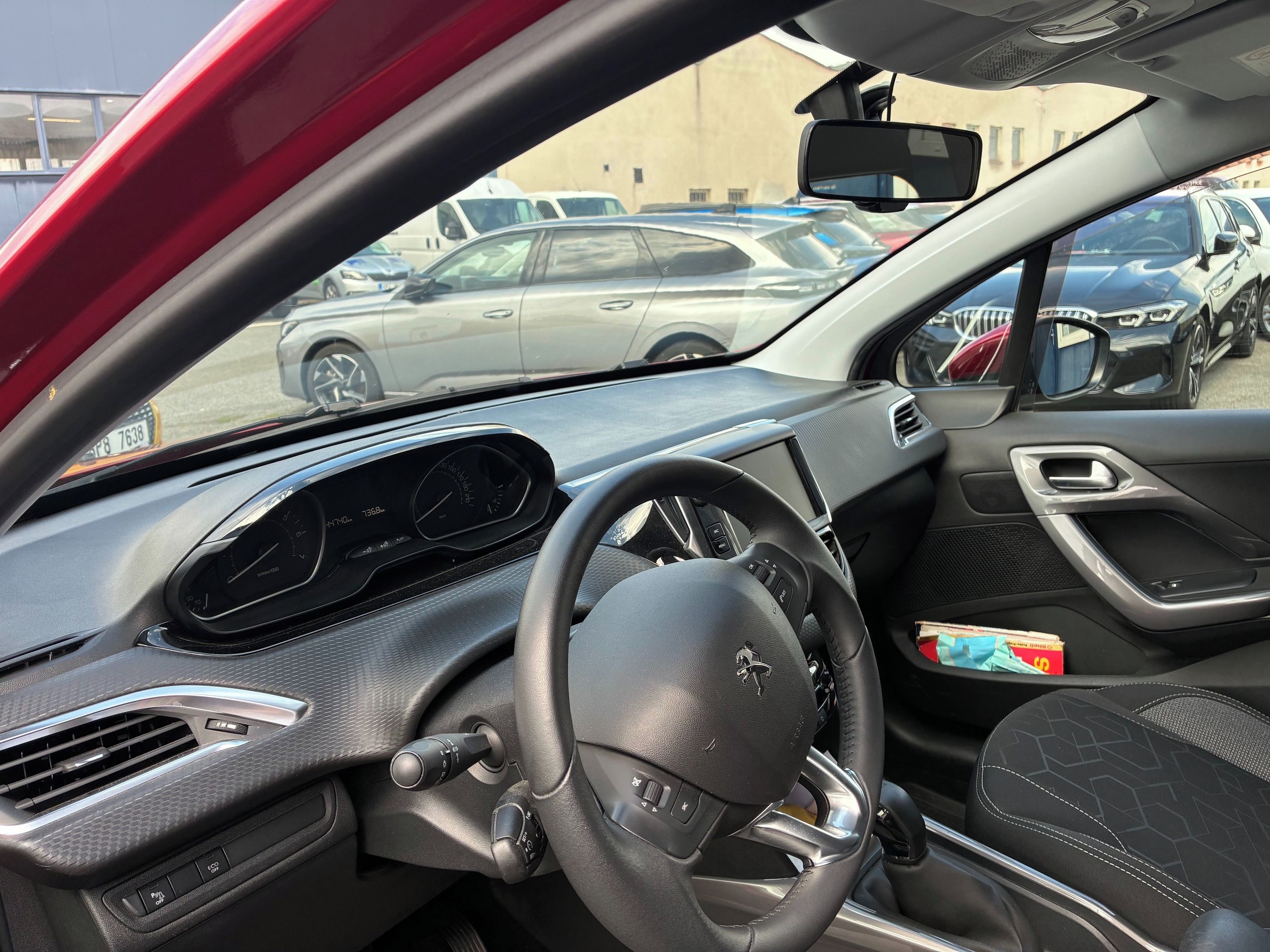 Peugeot 2008, 1,2 PureTech Active Pack  82k - fotka 6