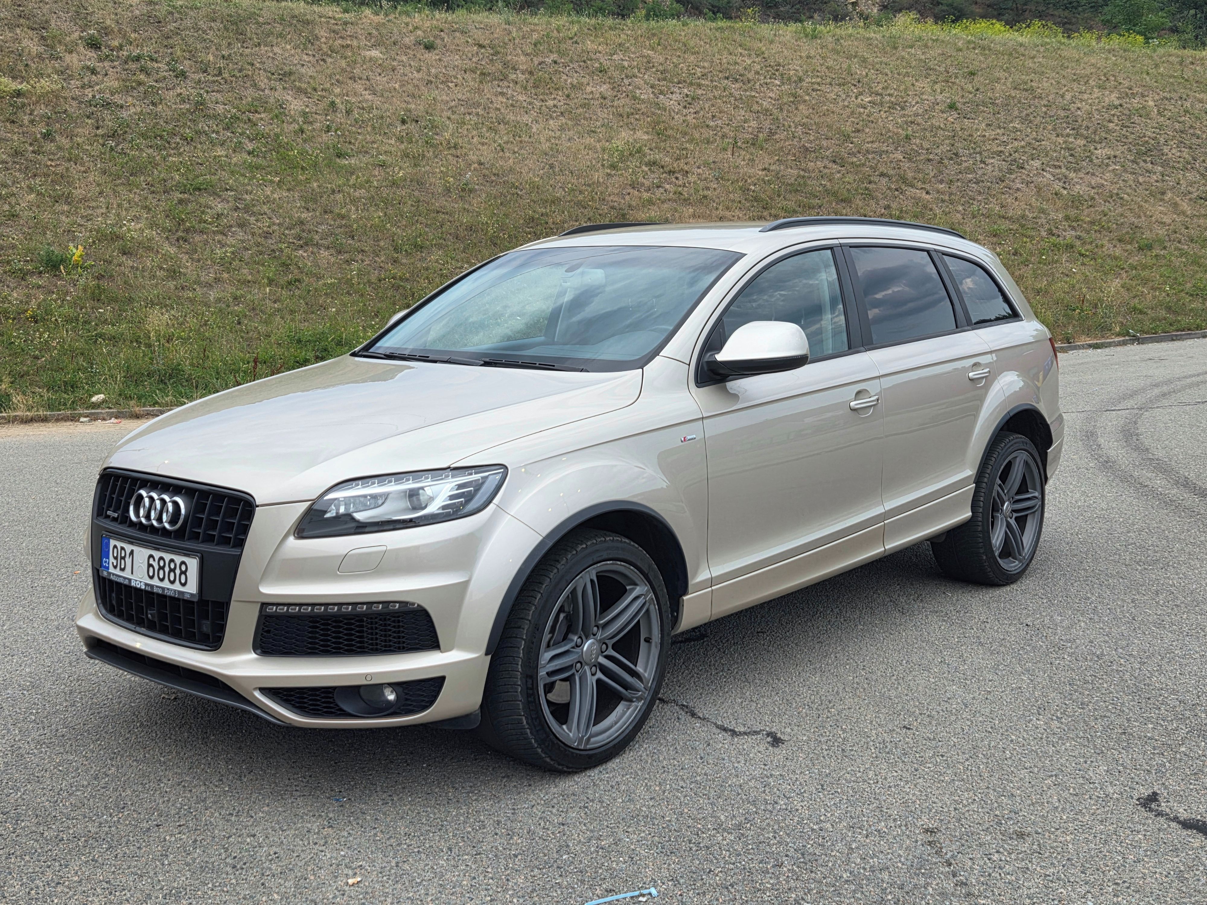 Audi Q7, Q7 3.0 TDI,7míst,1. MAJ.ČR,DPH - fotka 3