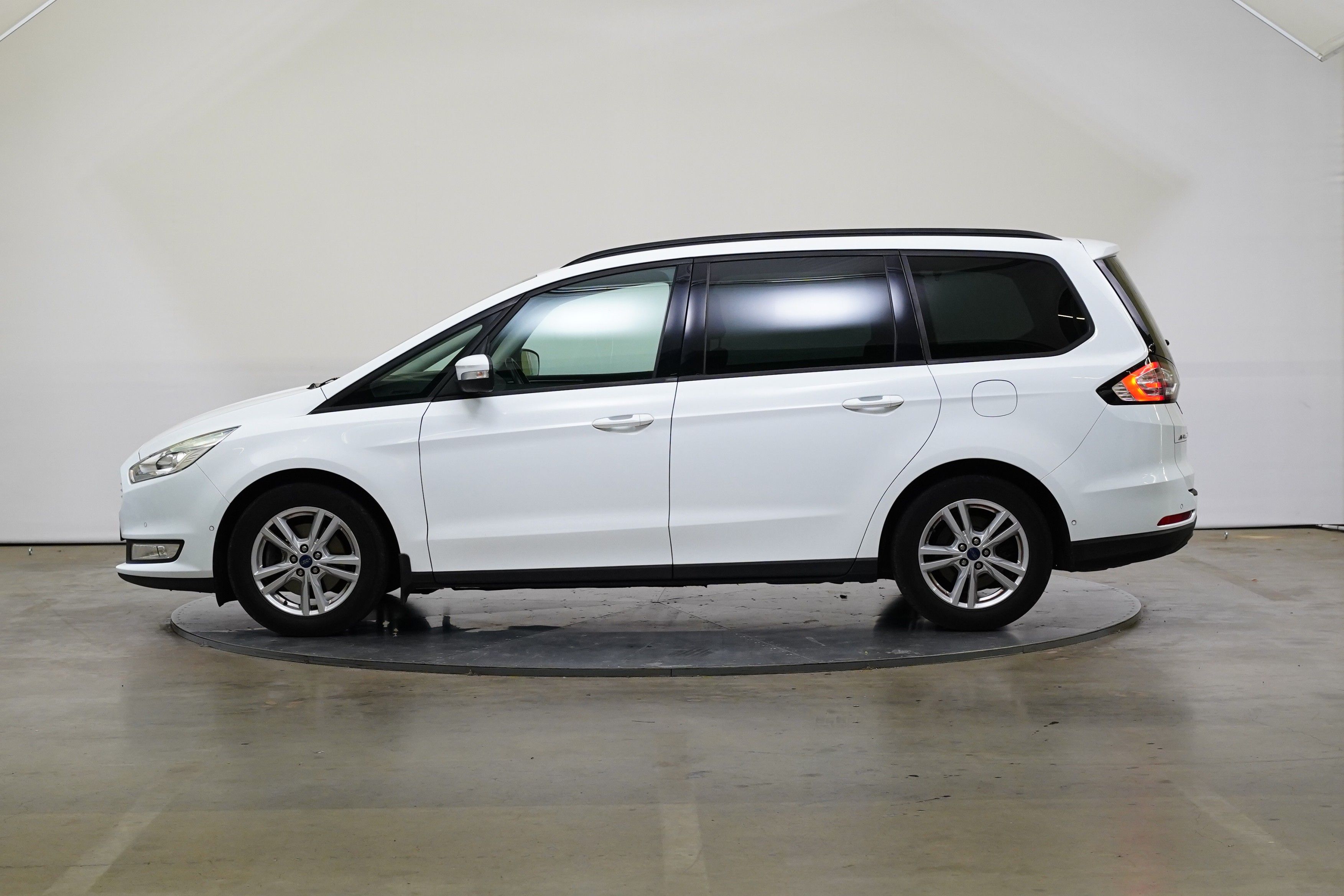 Ford Galaxy, 2.0 TDCi 110 kW Business - fotka 3