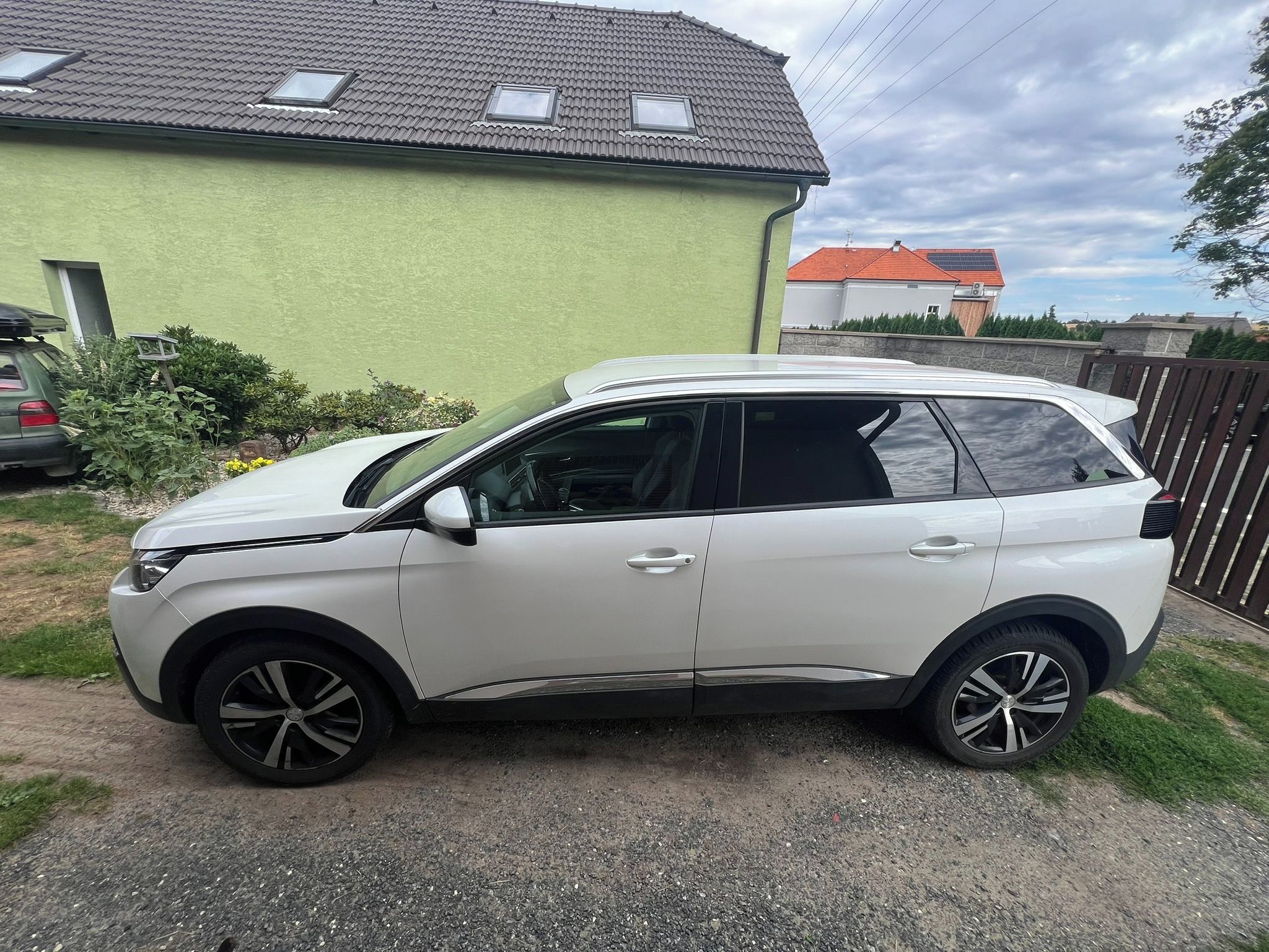Peugeot 5008, 1.2 Puretech 96kW ALLURE - fotka 2