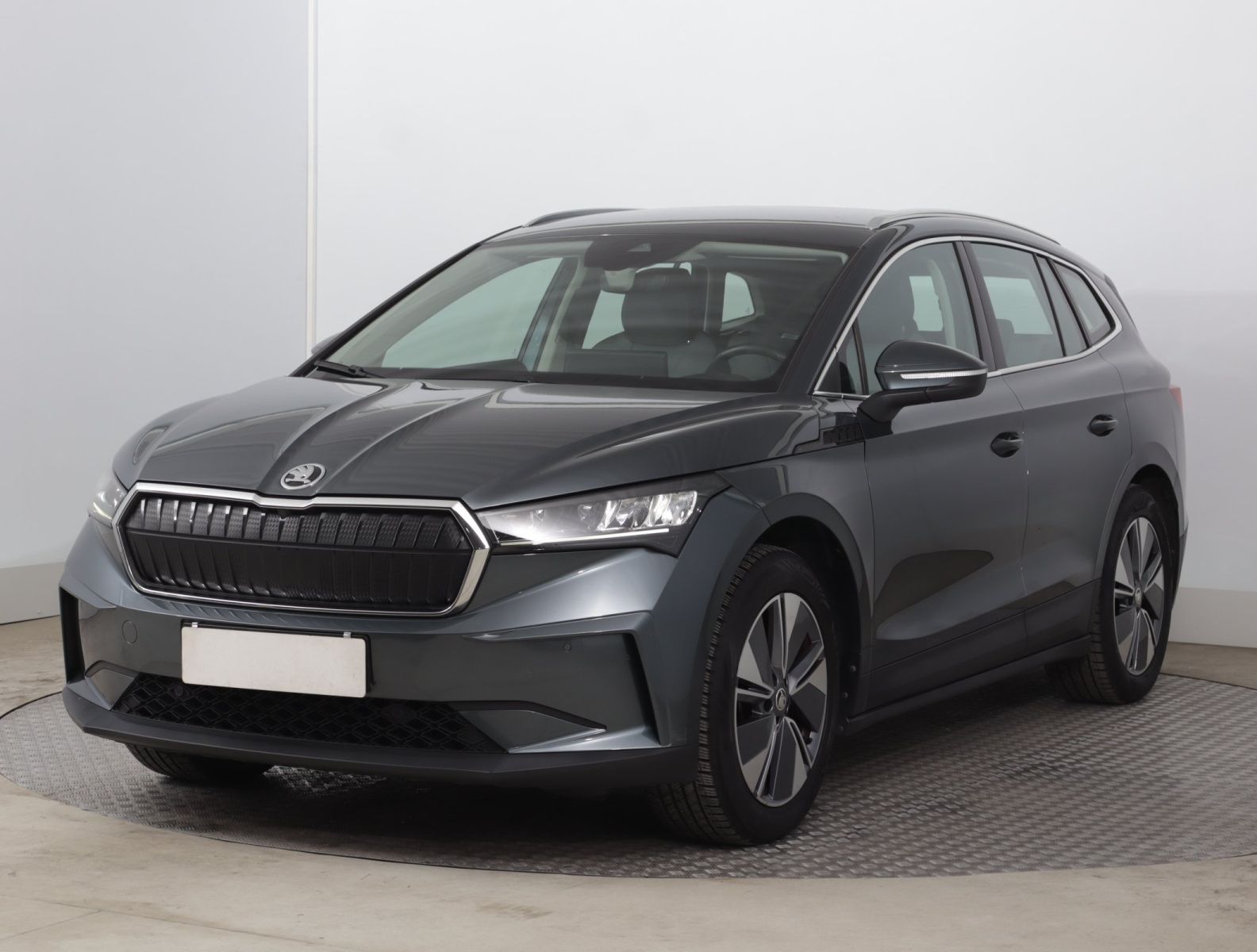 Škoda Enyaq iV, iV 80 (82 kWh), SoH 93% - fotka 3