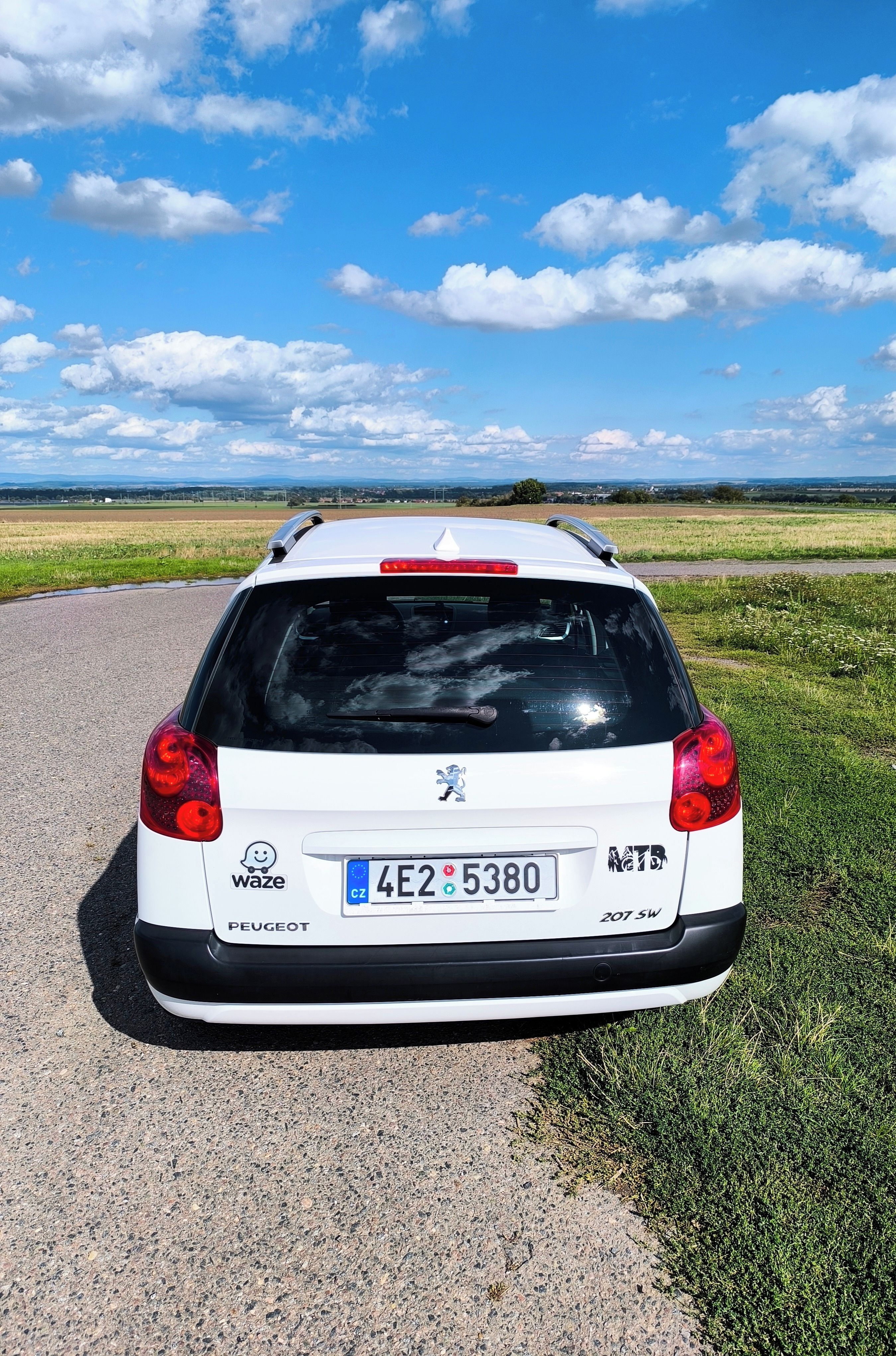 Peugeot 207, 1.4 54kW, 1.majitel, ČR,127tkm - fotka 5