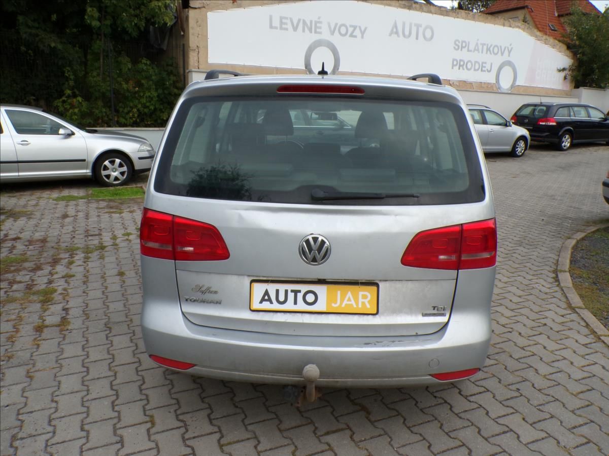 Volkswagen Touran, 1,6 TDI  7.MÍST,TAŽ.ZAŘ. - fotka 5